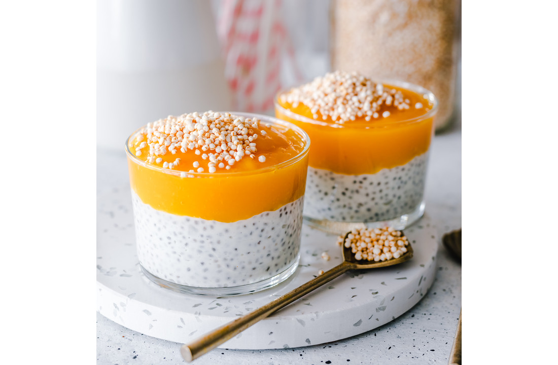 Organic white chia seeds – versatile superfood by Raw Organic Food
