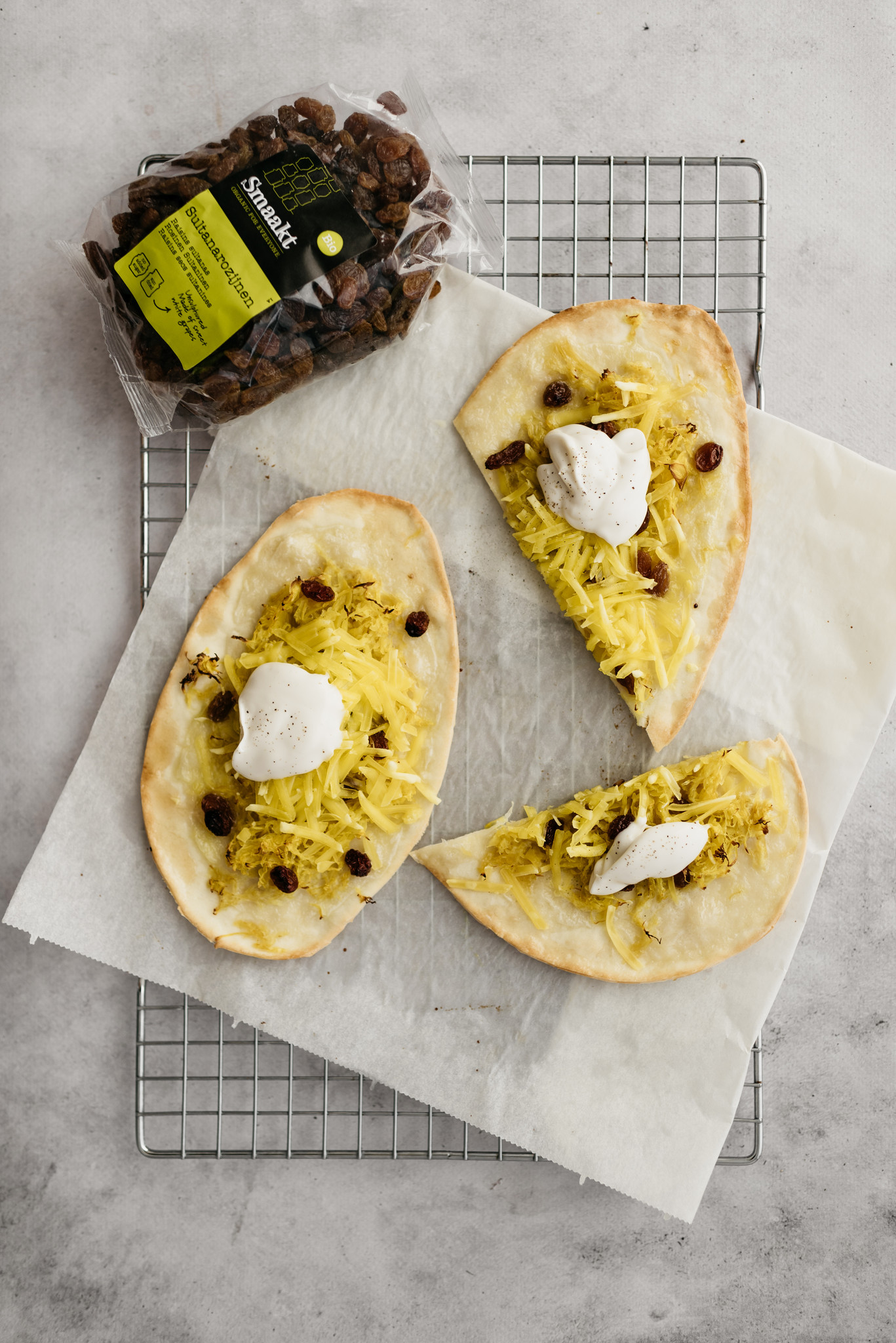 Sundried sultana raisins organic