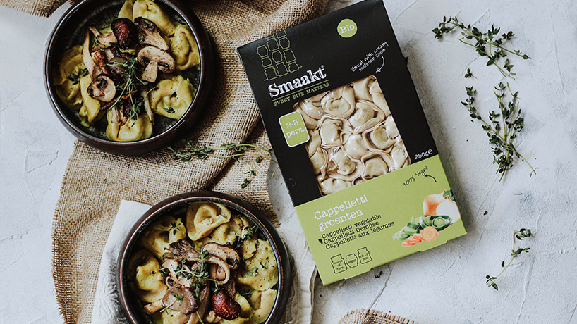Vegan cappelletti met groenten en romige paddenstoelen saus | Smaakt