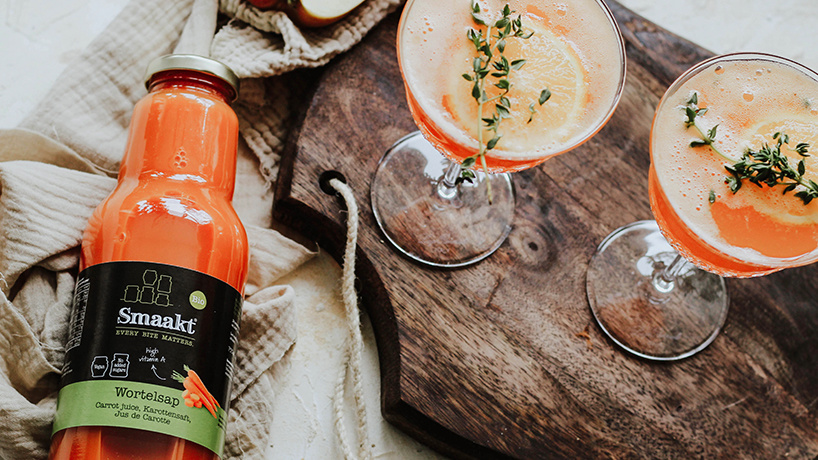Wortel cocktail met sinaasappel, appel en amaretto | Smaakt