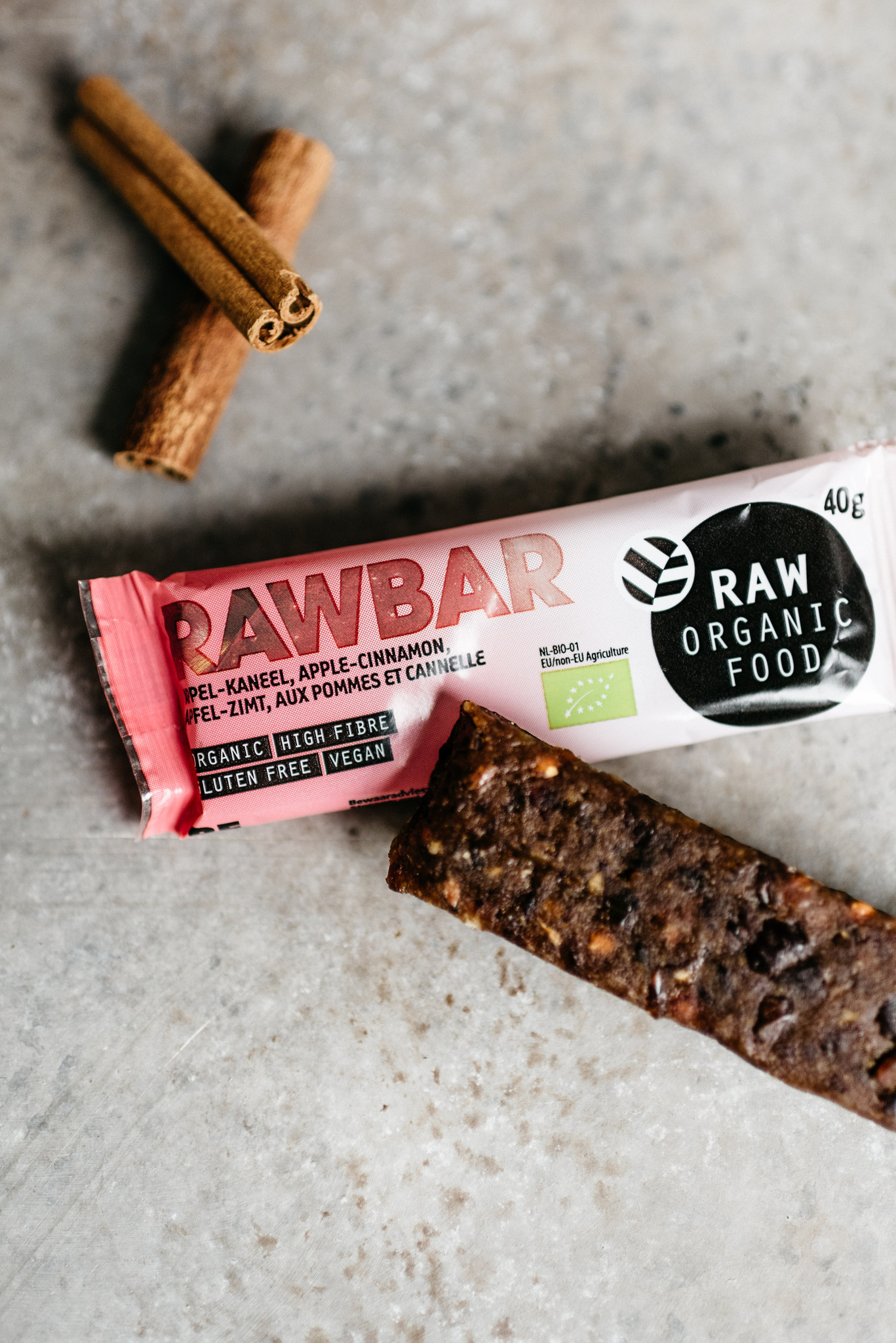 Apple-cinnamon bar  organic