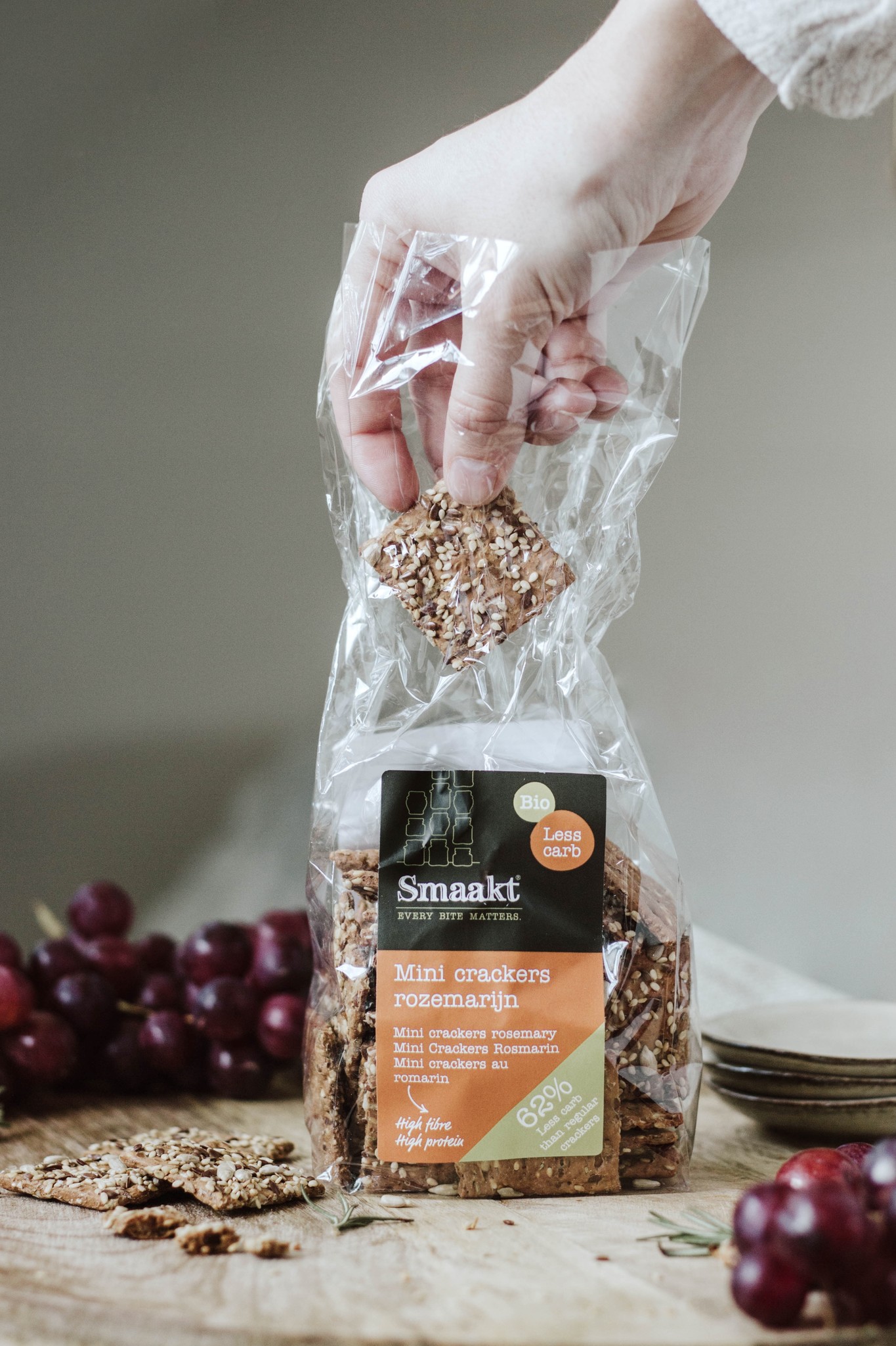 Less carb rosemary mini-crackers organic