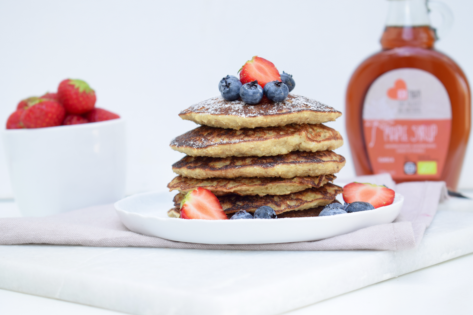 American pancakes met maple syrup