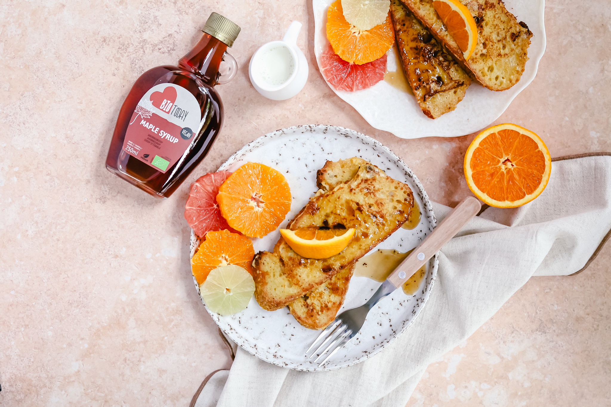 Sinaasappel wentelteefjes met maple syrup