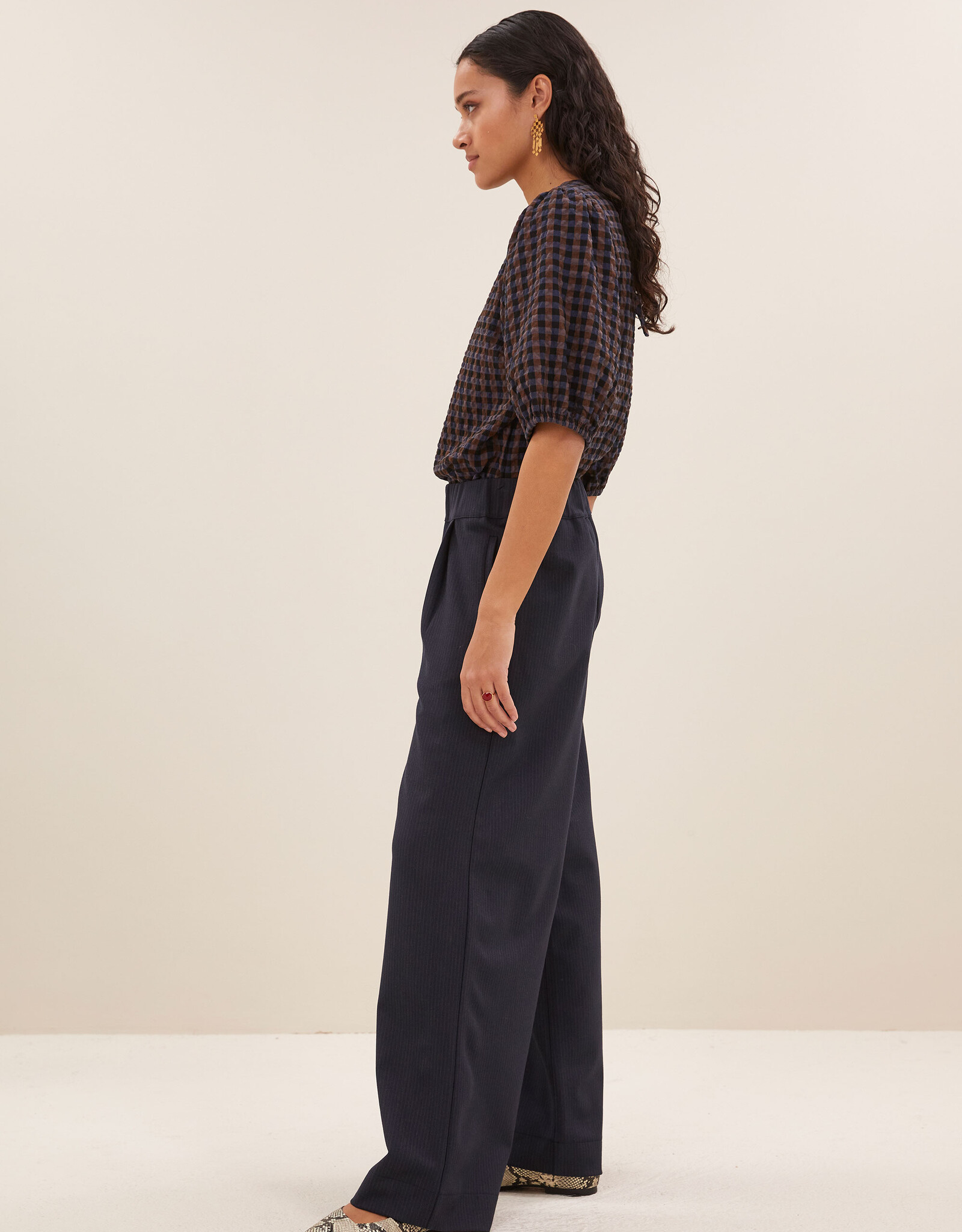 By-bar jet check blouse little check