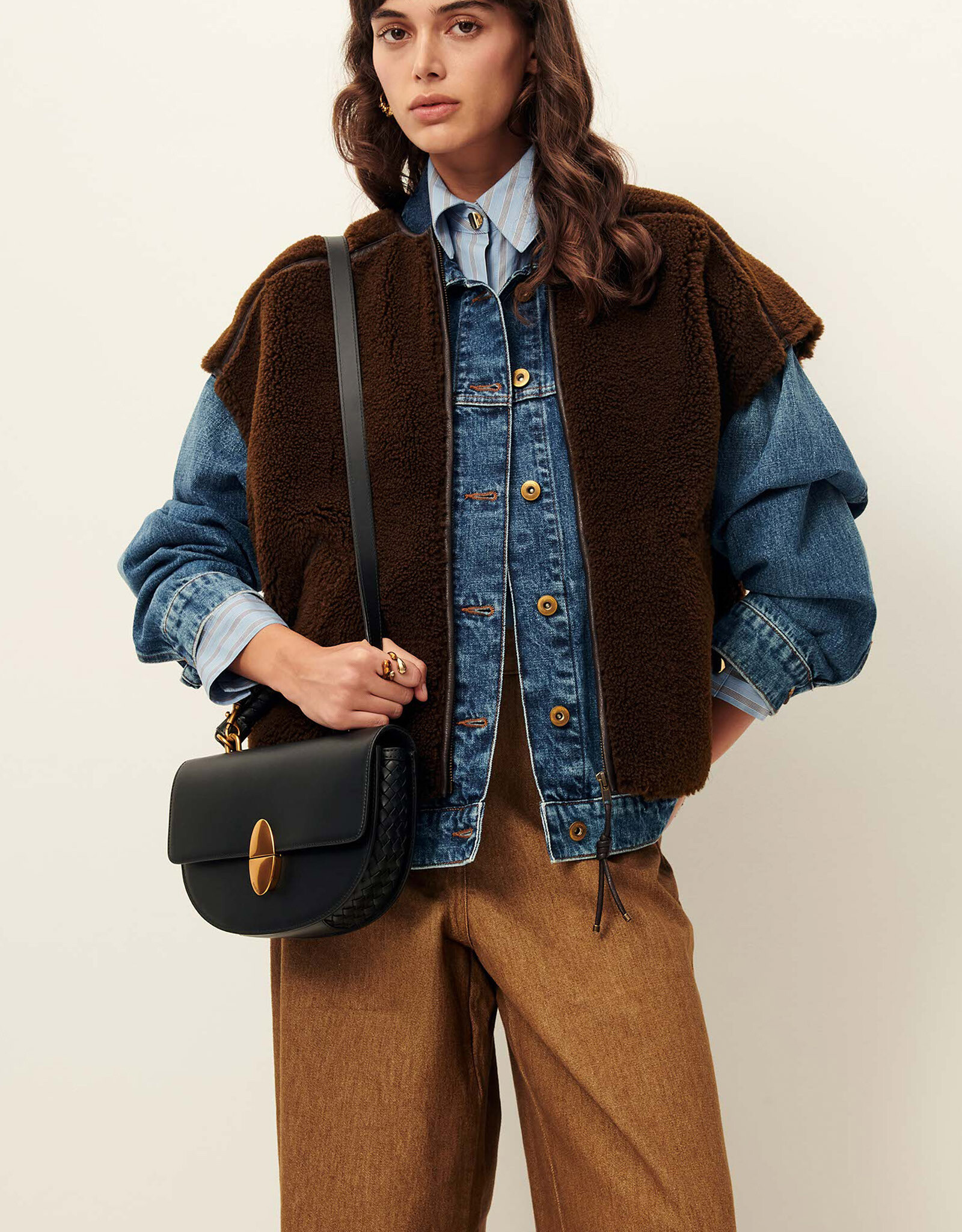 Sessun MOUNTY-Dark Earth