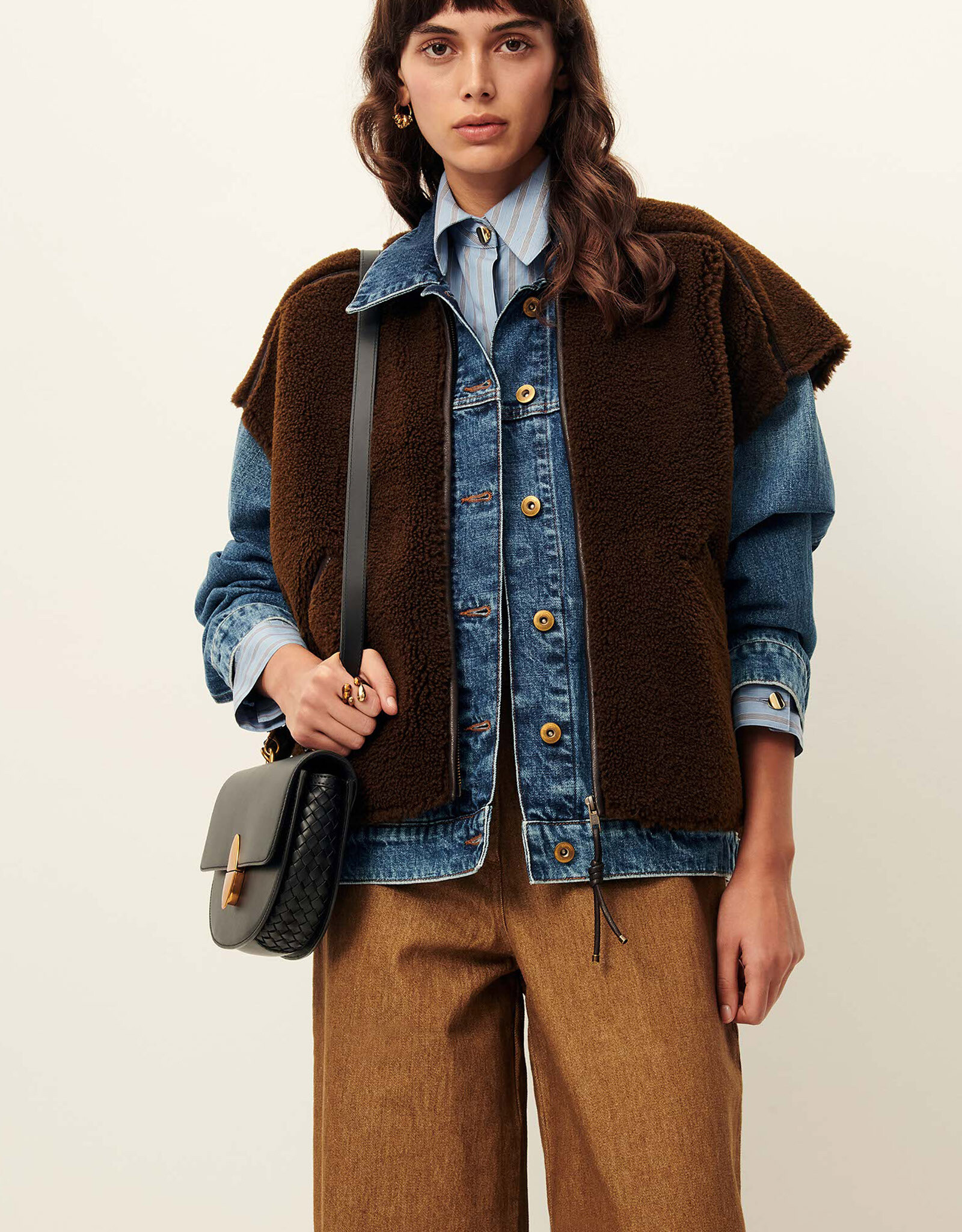 Sessun MOUNTY-Dark Earth