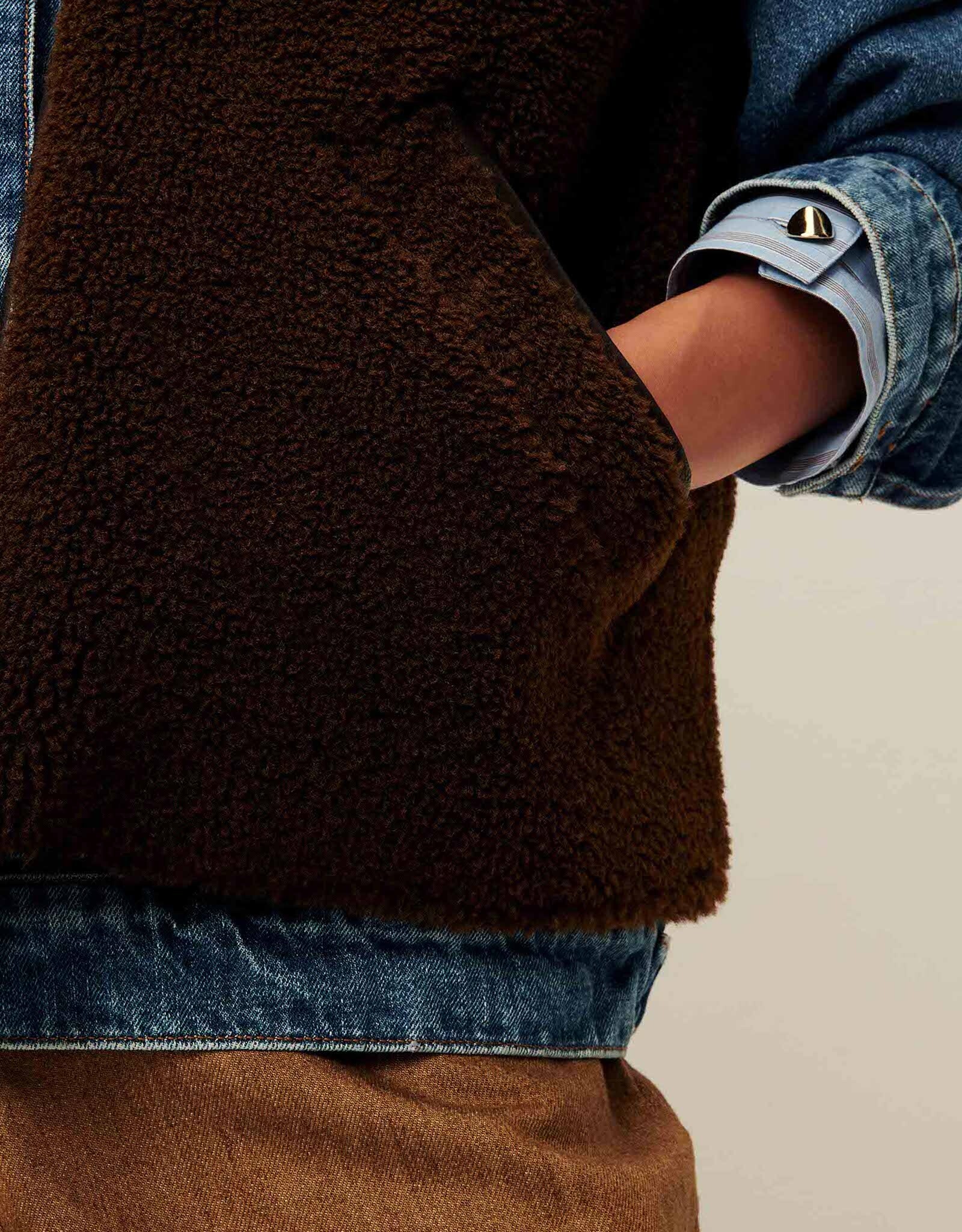 Sessun MOUNTY-Dark Earth