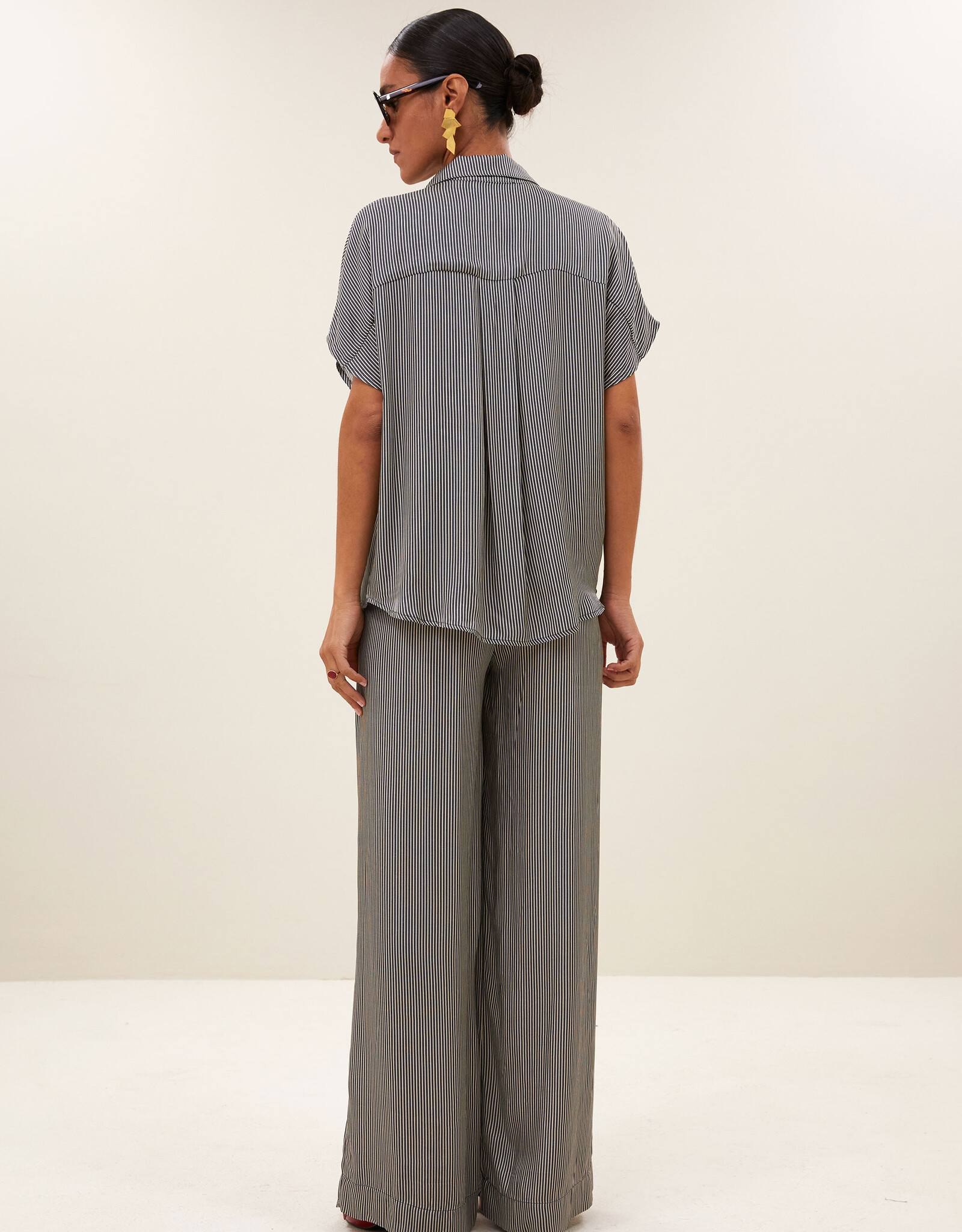 By-bar barley silky stripe blouse jet black stripe