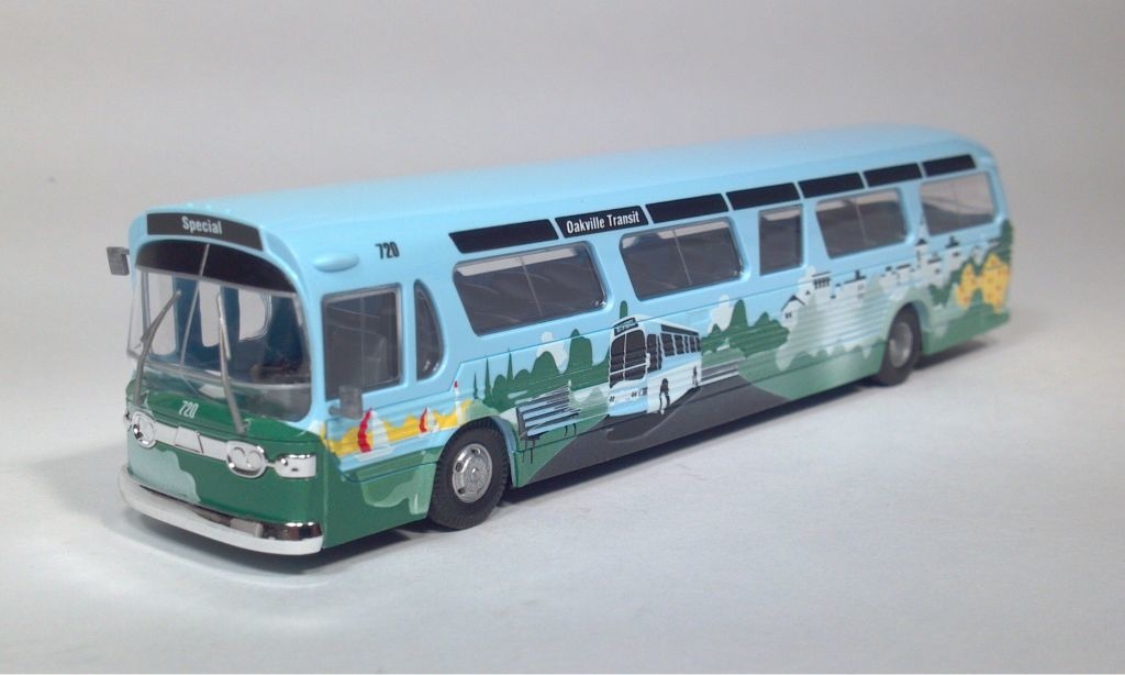 ArtToys FISCHBOWL US BUS OAKVILLE""