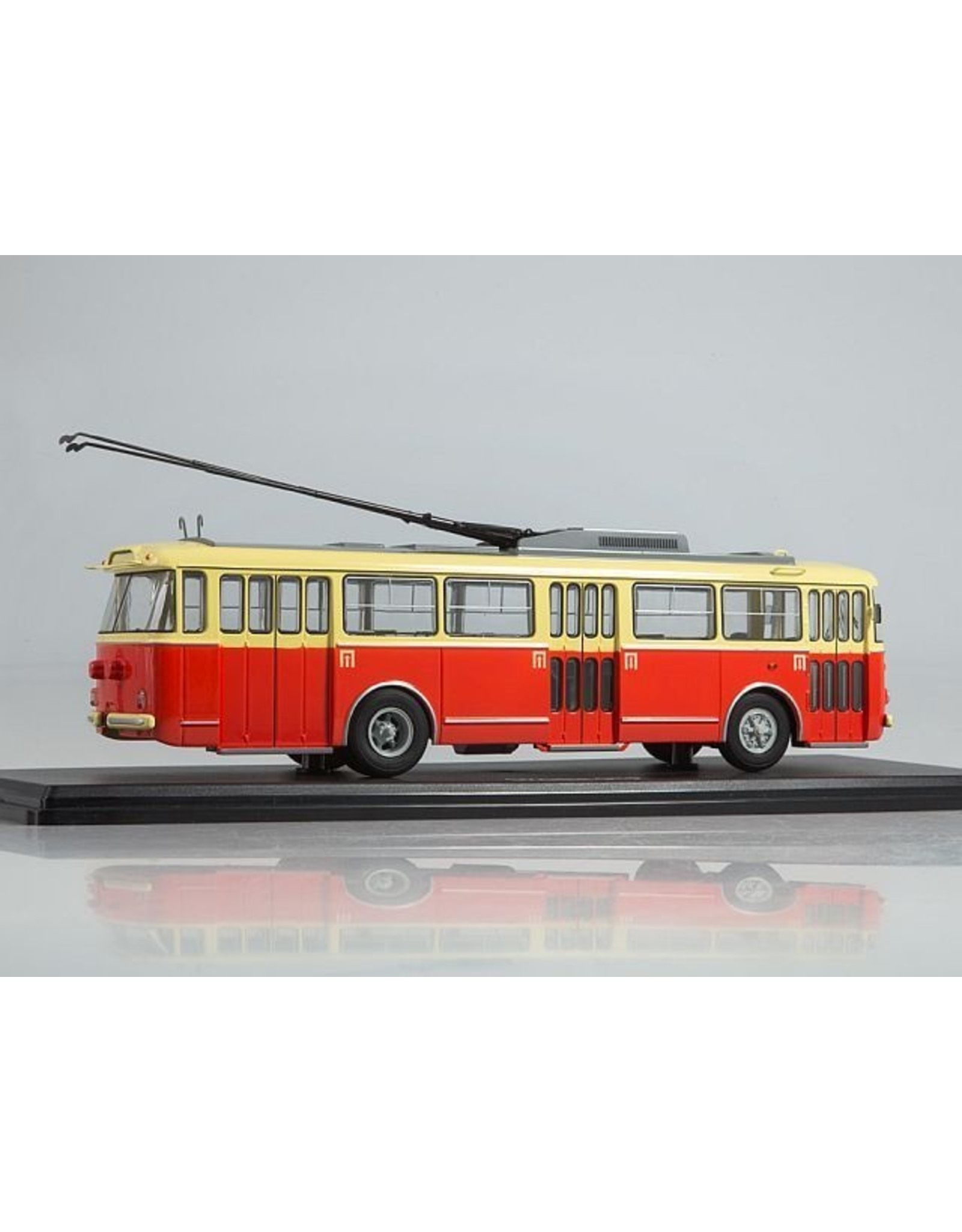 Skoda SKODA 9TR TROLLEYBUS(red/beige)