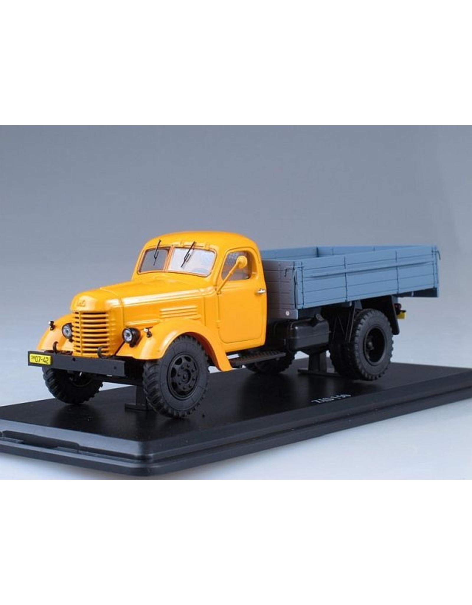 ZIS ZIS-150 FLATBED TRUCK