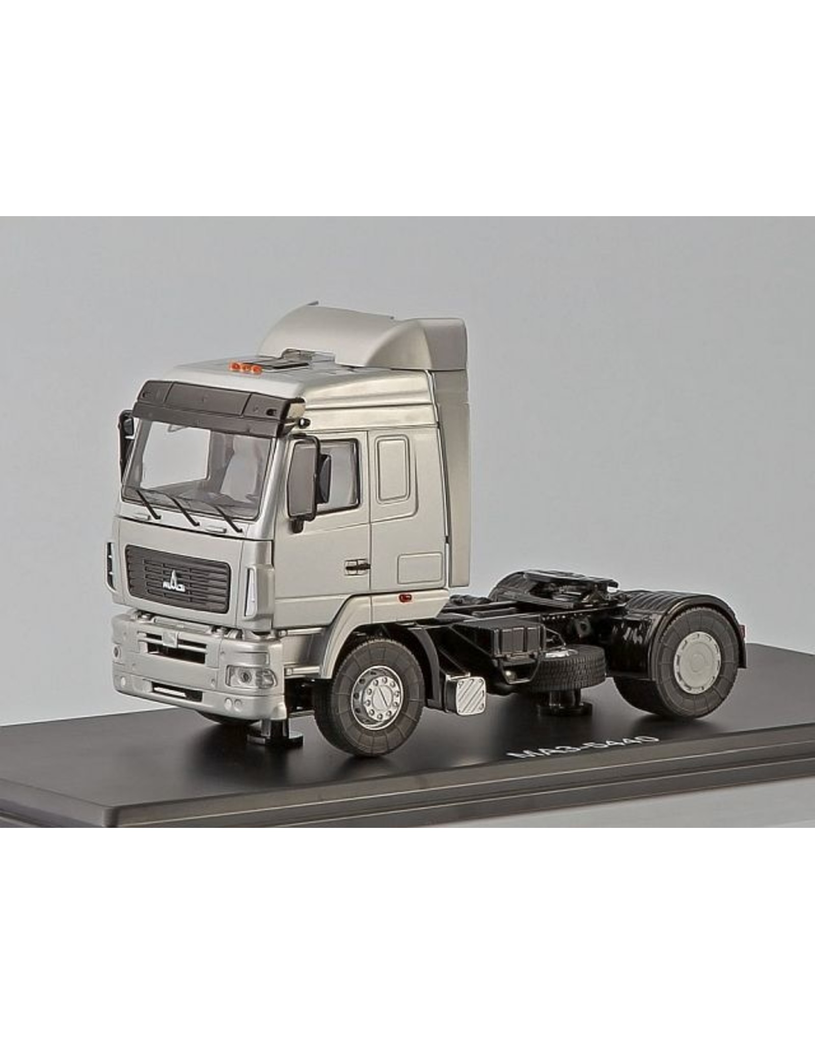 MAZ(Minski Avtomobilnyi Zavod) MAZ-5440 TRACTOR TRUCK(silver)