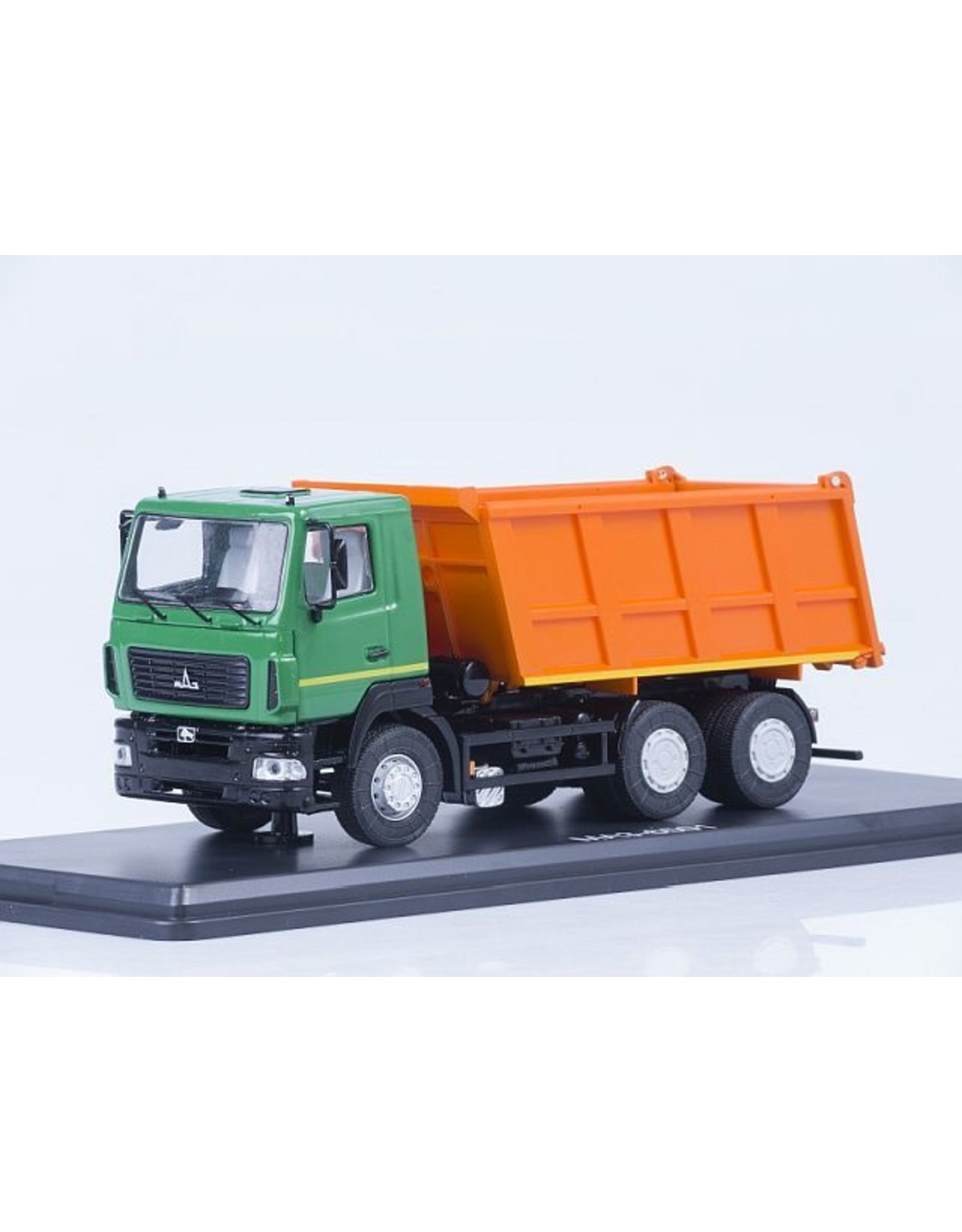 MAZ(Minski Avtomobilnyi Zavod) MAZ-6501 DUMPER TRUCK(facelift)green/orange