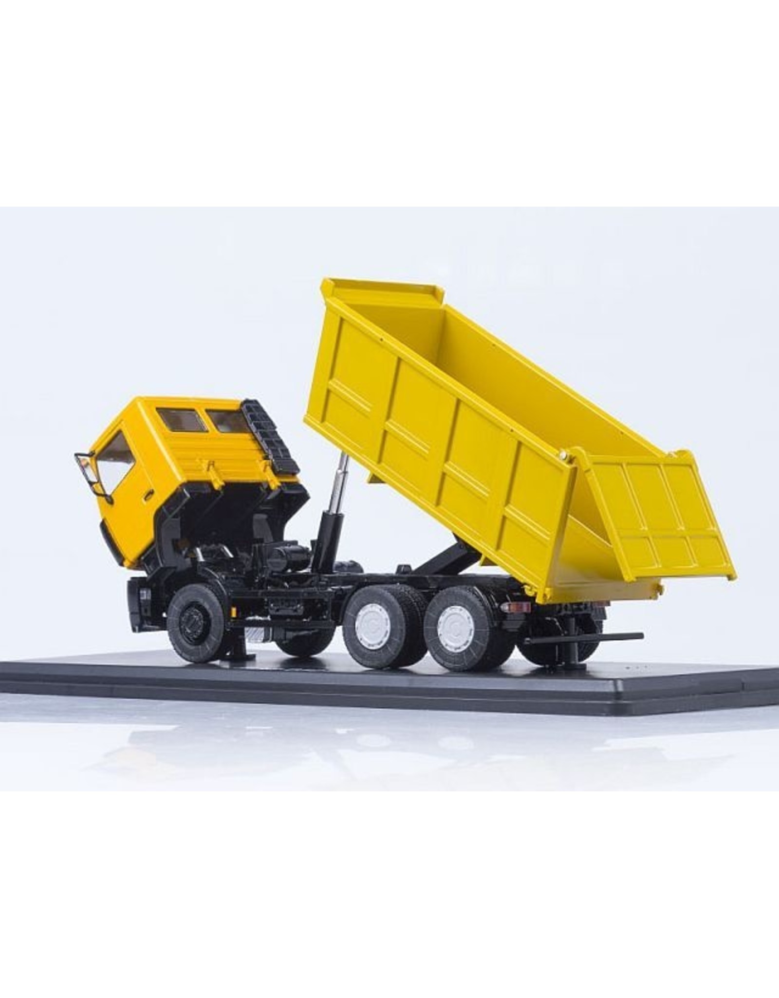 MAZ(Minski Avtomobilnyi Zavod) MAZ-6501 DUMPER TRUCK(yellow)