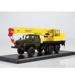 URAL AUTOMOTIVE PLANT CRANE TRUCK KS-3574(URAL-4320-31)olive/yellow