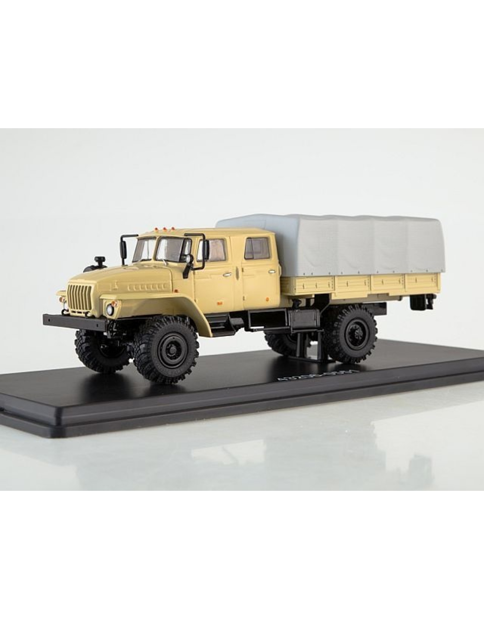 URAL AUTOMOTIVE PLANT URAL-43206 DUBBELCAB FLATBED WITH TILT