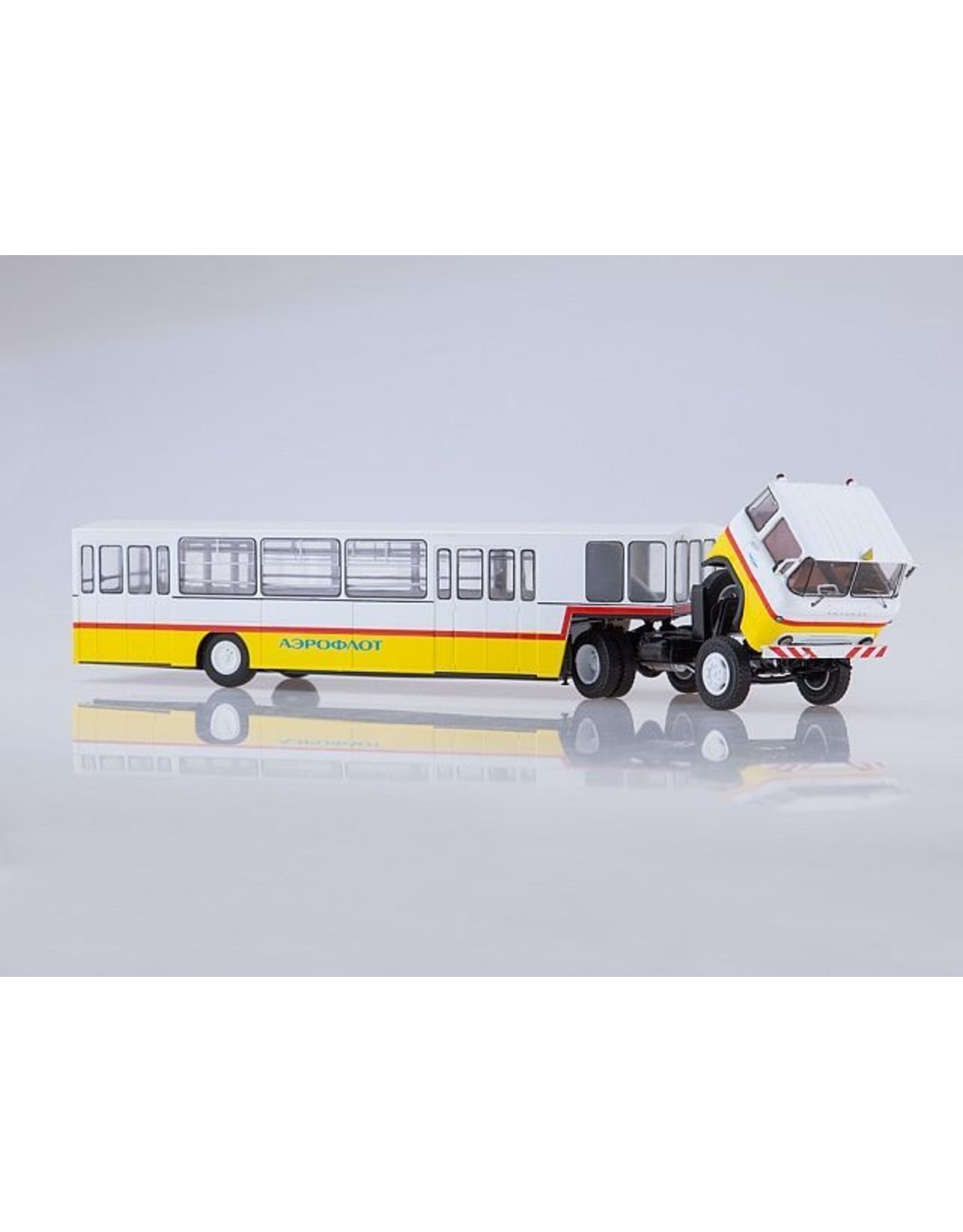 KAZ KAZ-608 WITH AIRPORT PASSENGERS TRAILER APPA-4