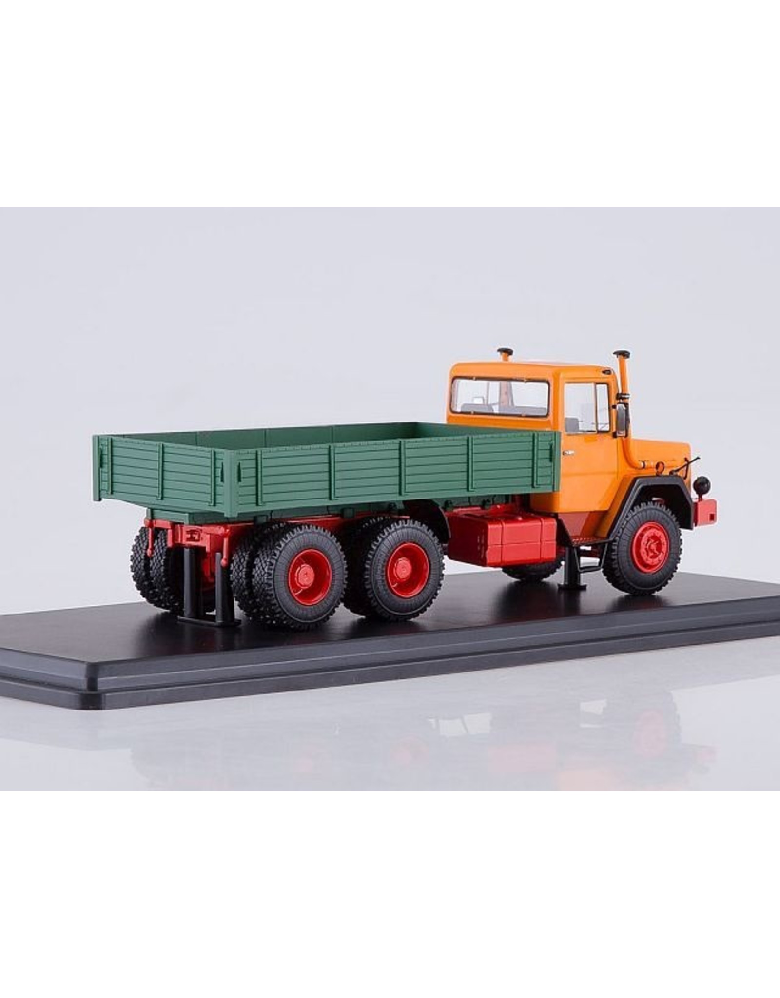 Magirus-Deutz MAGIRUS-DEUTZ 290D26L FLATBED TRUCK(orange/green)