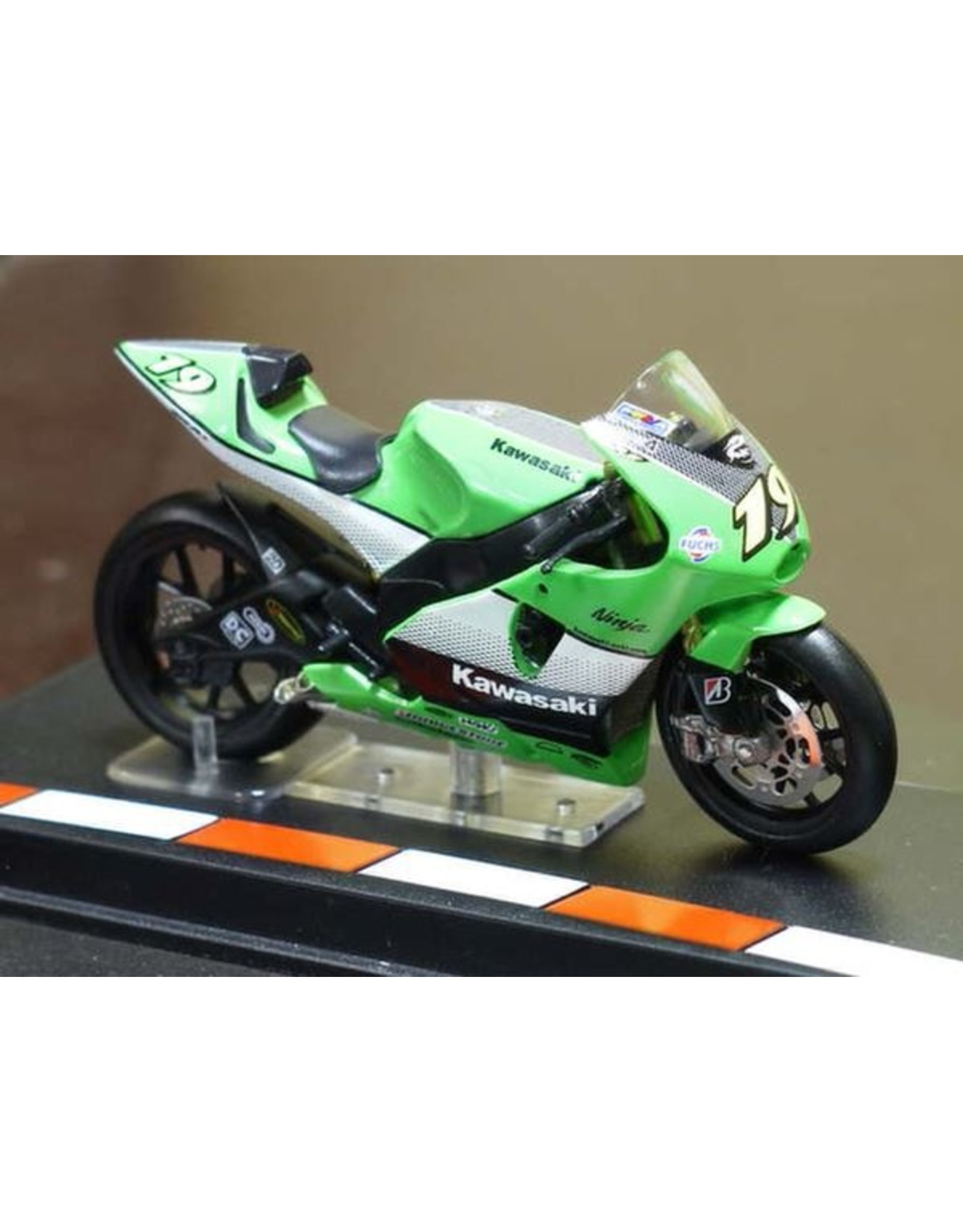 Kawasaki Kawasaki ZXR-R #19(Olivier Jacque)2005