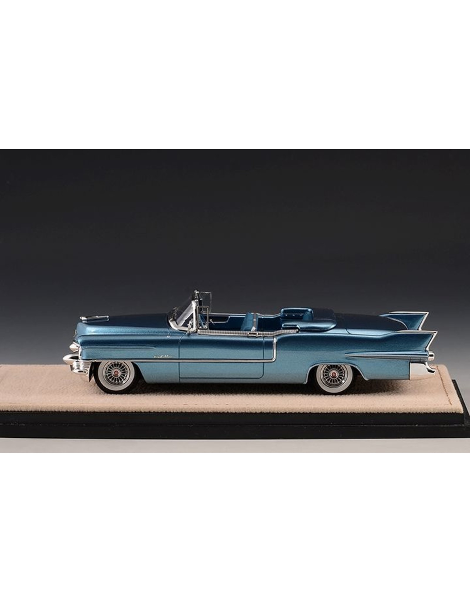 Cadillac(General Motors) Cadillac Eldorado Biarritz(1955)open top(Bahama blue metallic).