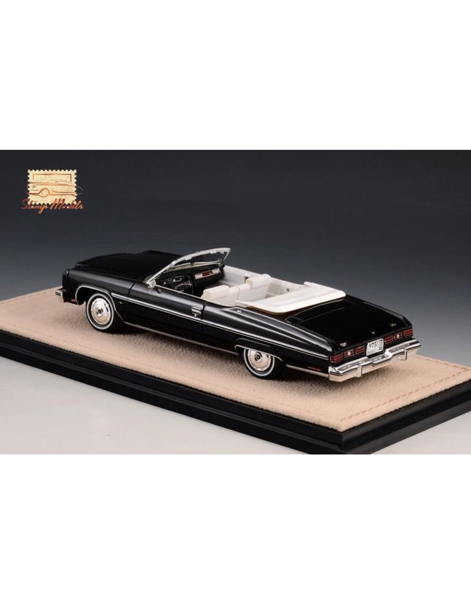 Chevrolet Chevrolet Caprice Convertible(1975)open top(black).