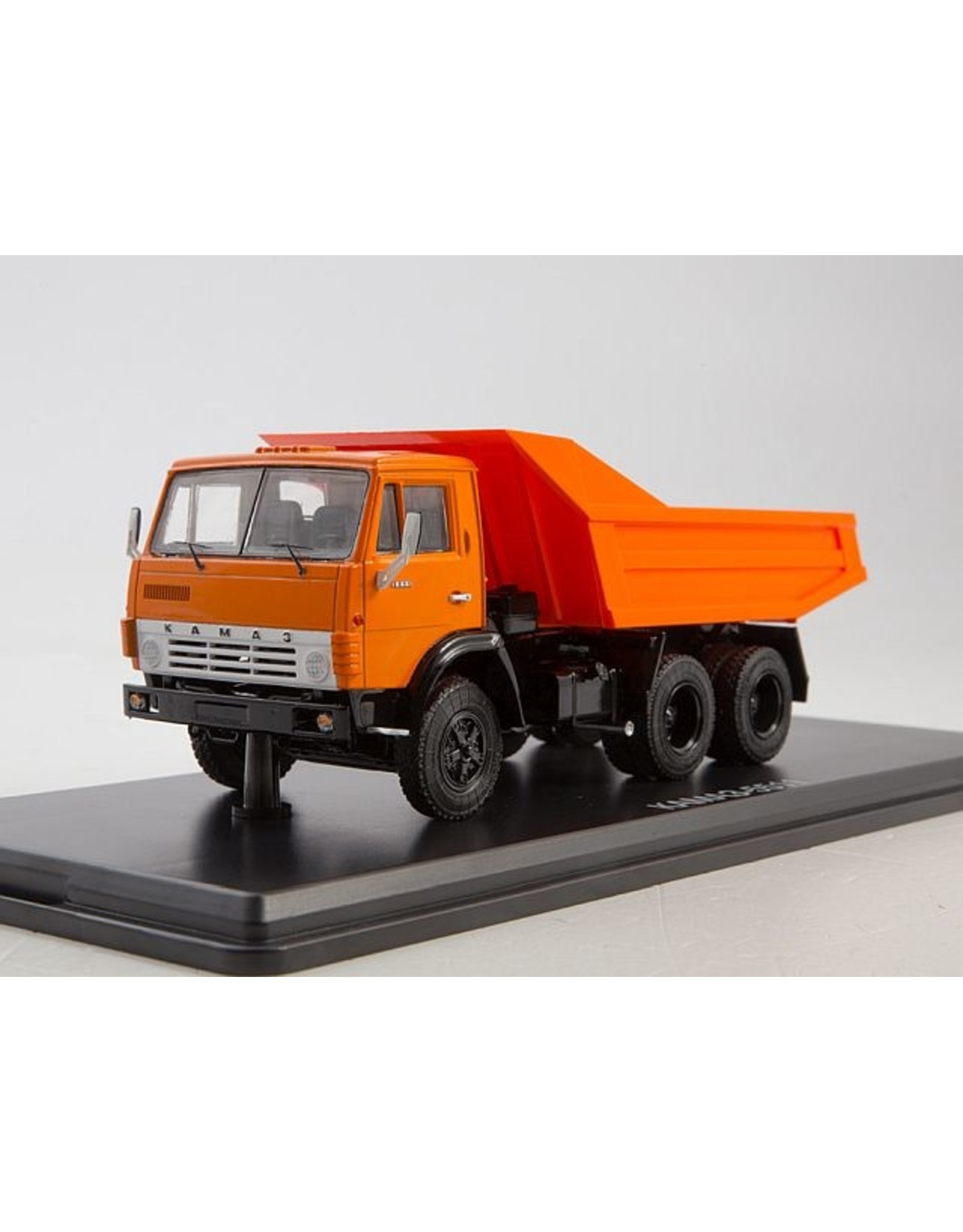 KAMAZ KAMAZ-5511 dump truck(orange).