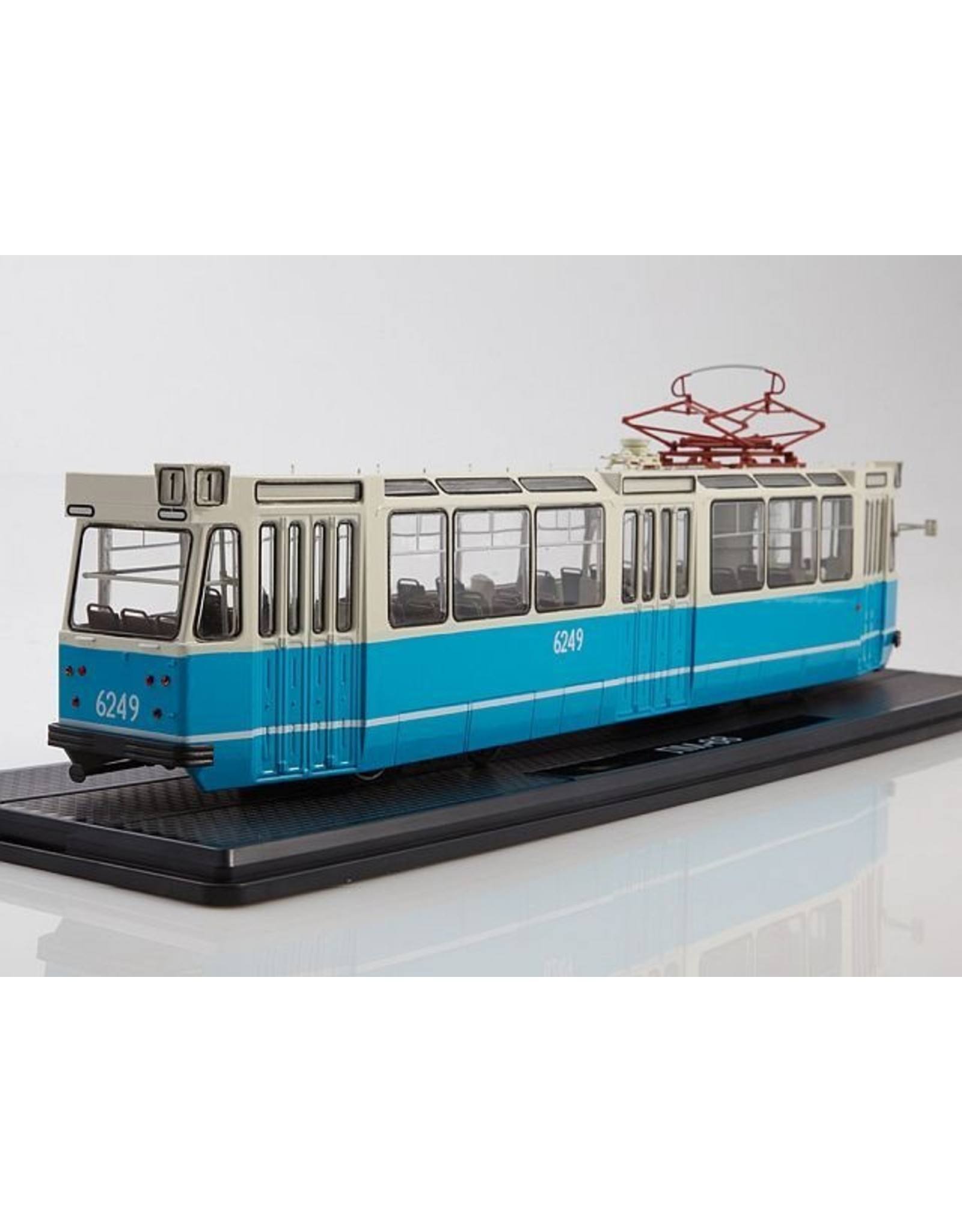 LM(PTMF) LM-68 Tram(white blue)