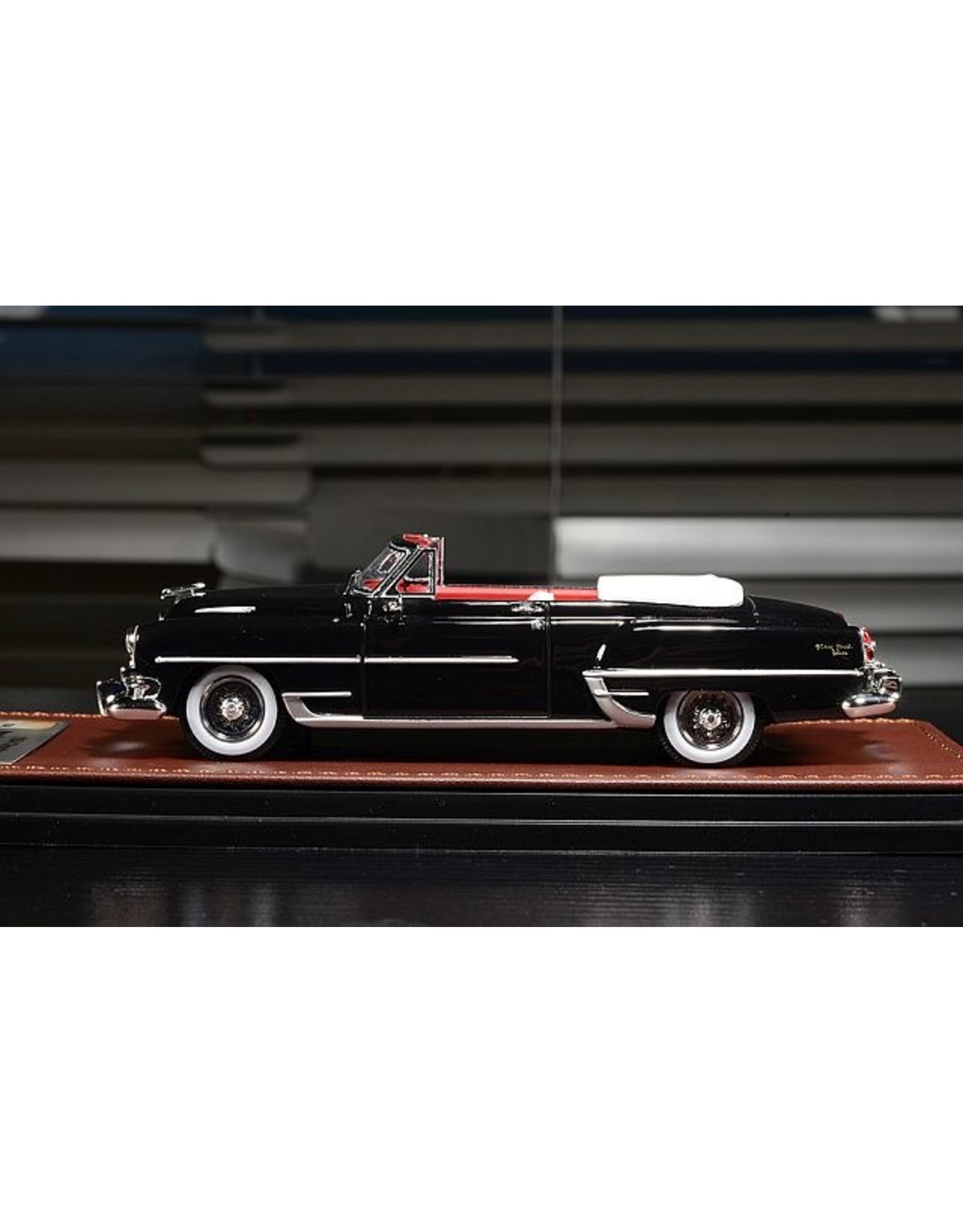 Chrysler Chrysler New Yorker Deluxe(1954)convertible(black).