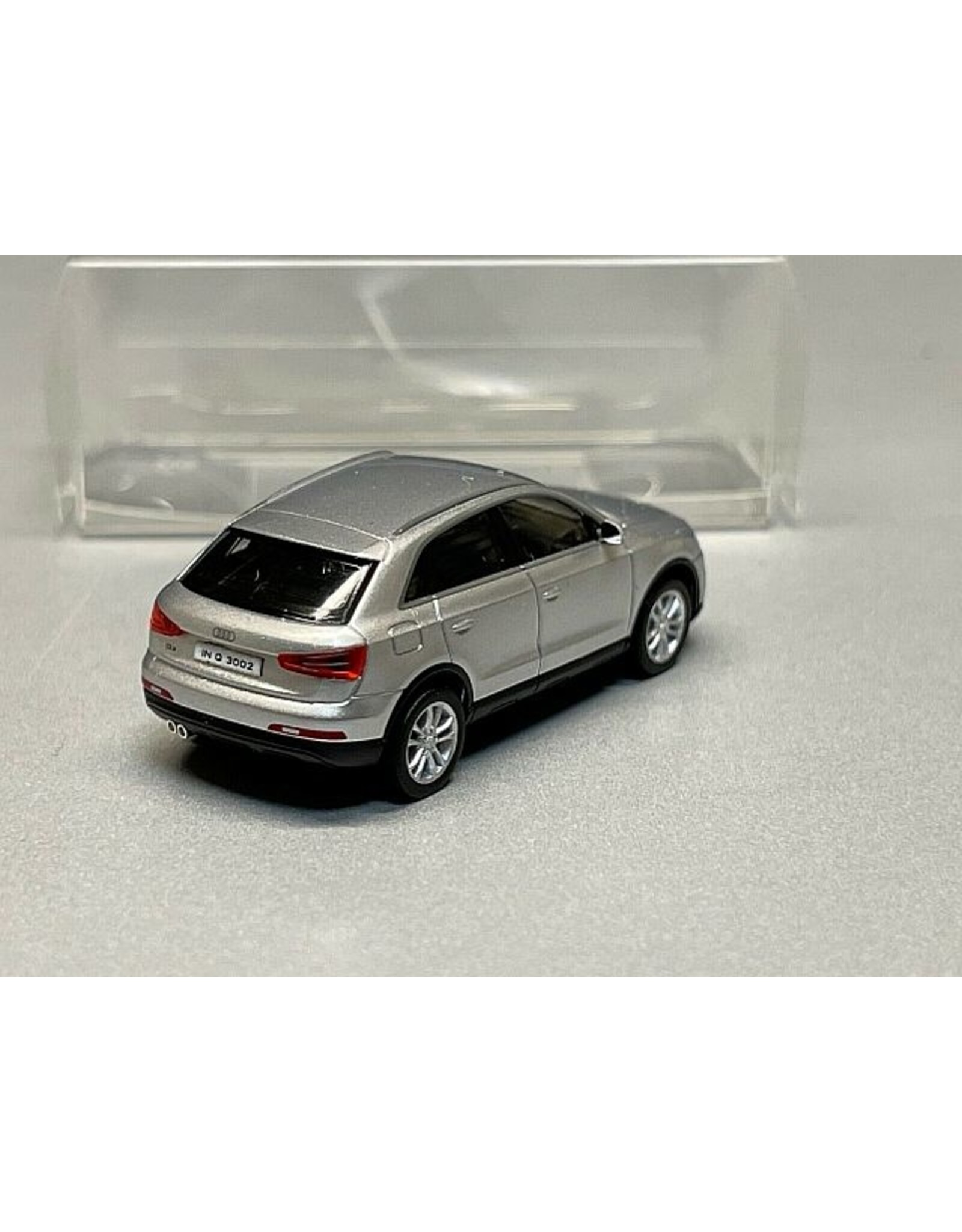 Audi Audi Q3(silver metallic)