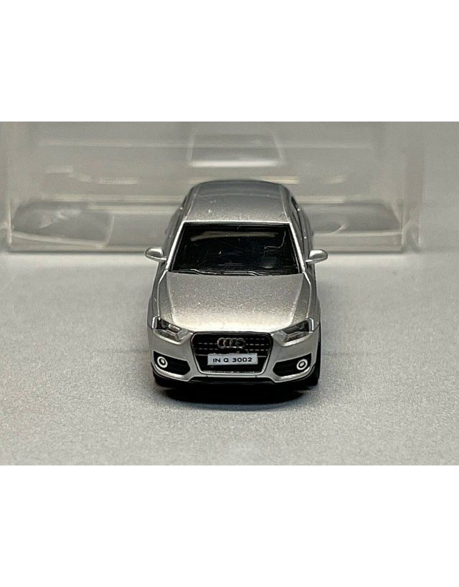 Audi Audi Q3(silver metallic)