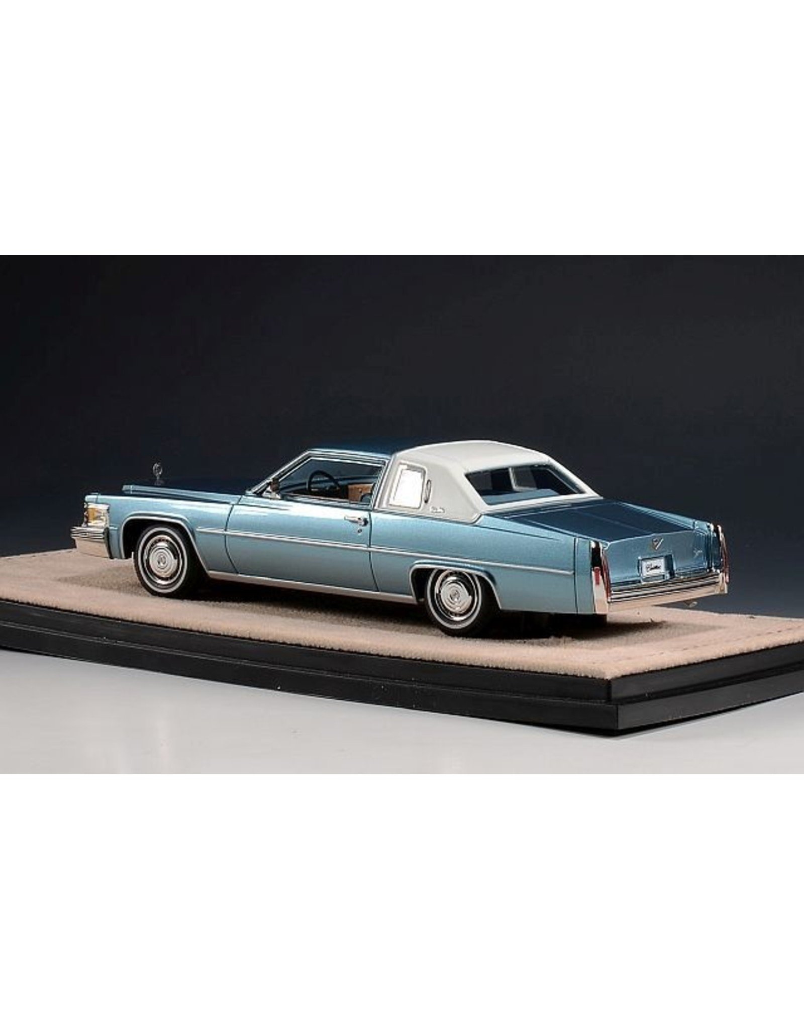 Cadillac(General Motors) Cadillac Coupe Deville(1978)Sterling blue metallic