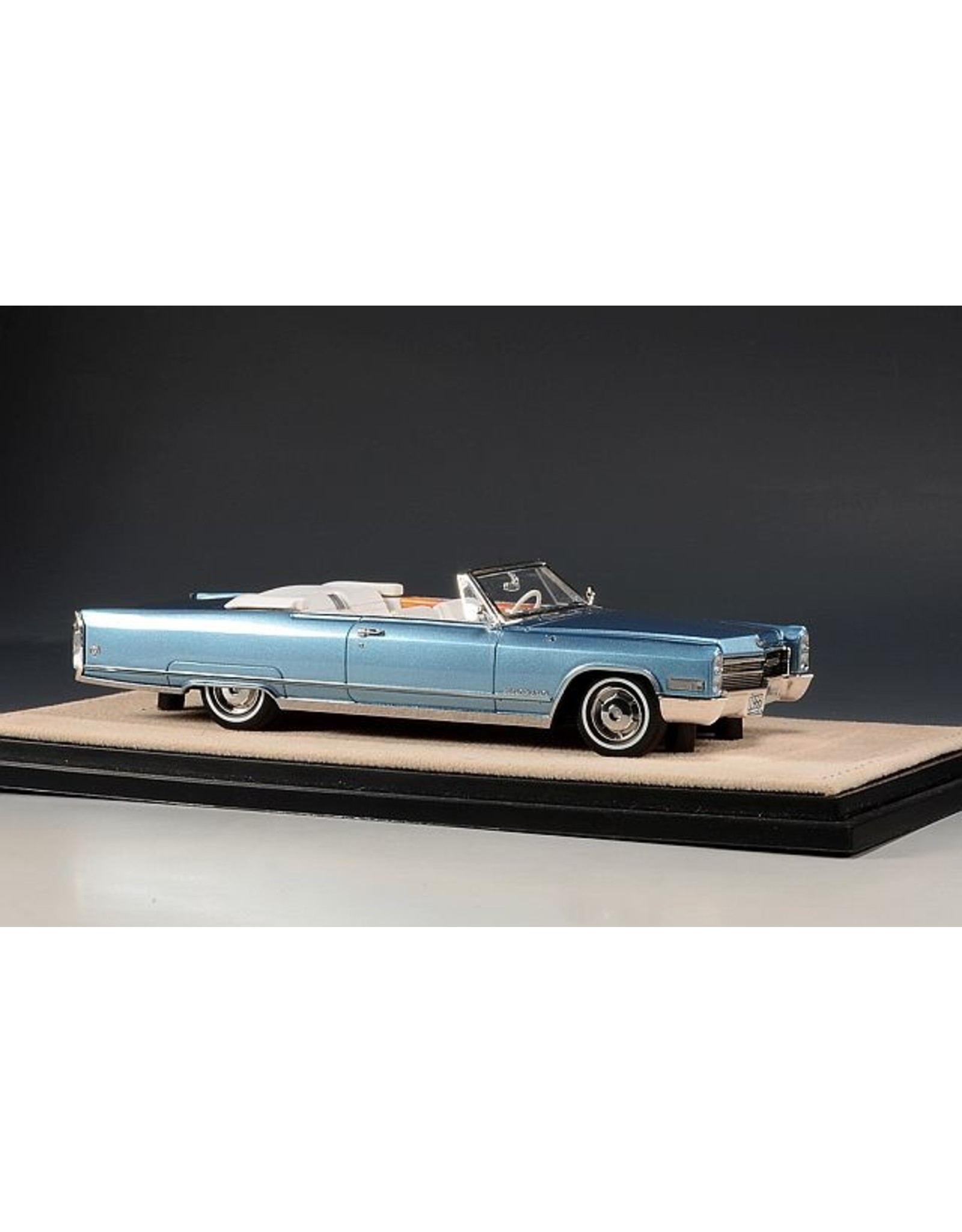 Cadillac(General Motors) Cadillac Eldorado Convertible(1966)open roof(Cobalt Firemist)