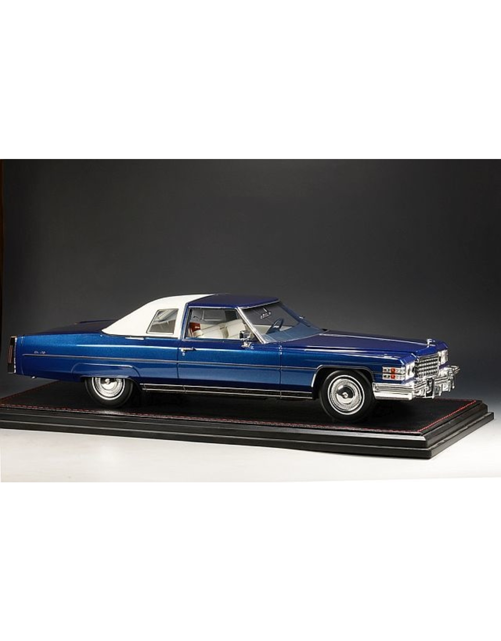Cadillac(General Motors) Cadillac coupe Deville(1974)Regal blue Firemist