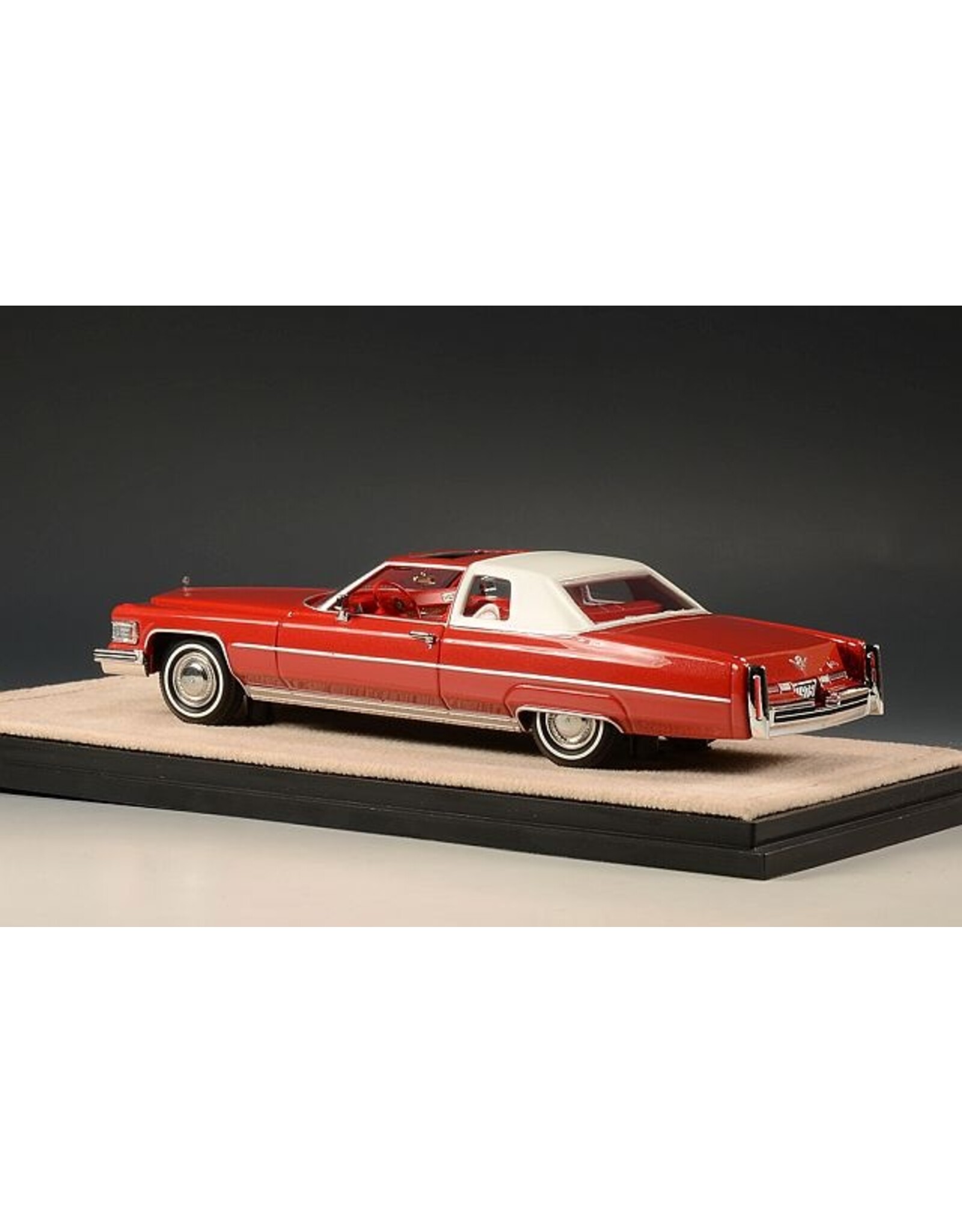 Cadillac(General Motors) Cadillac Coupe Deville(1975)Firethorne red metallic