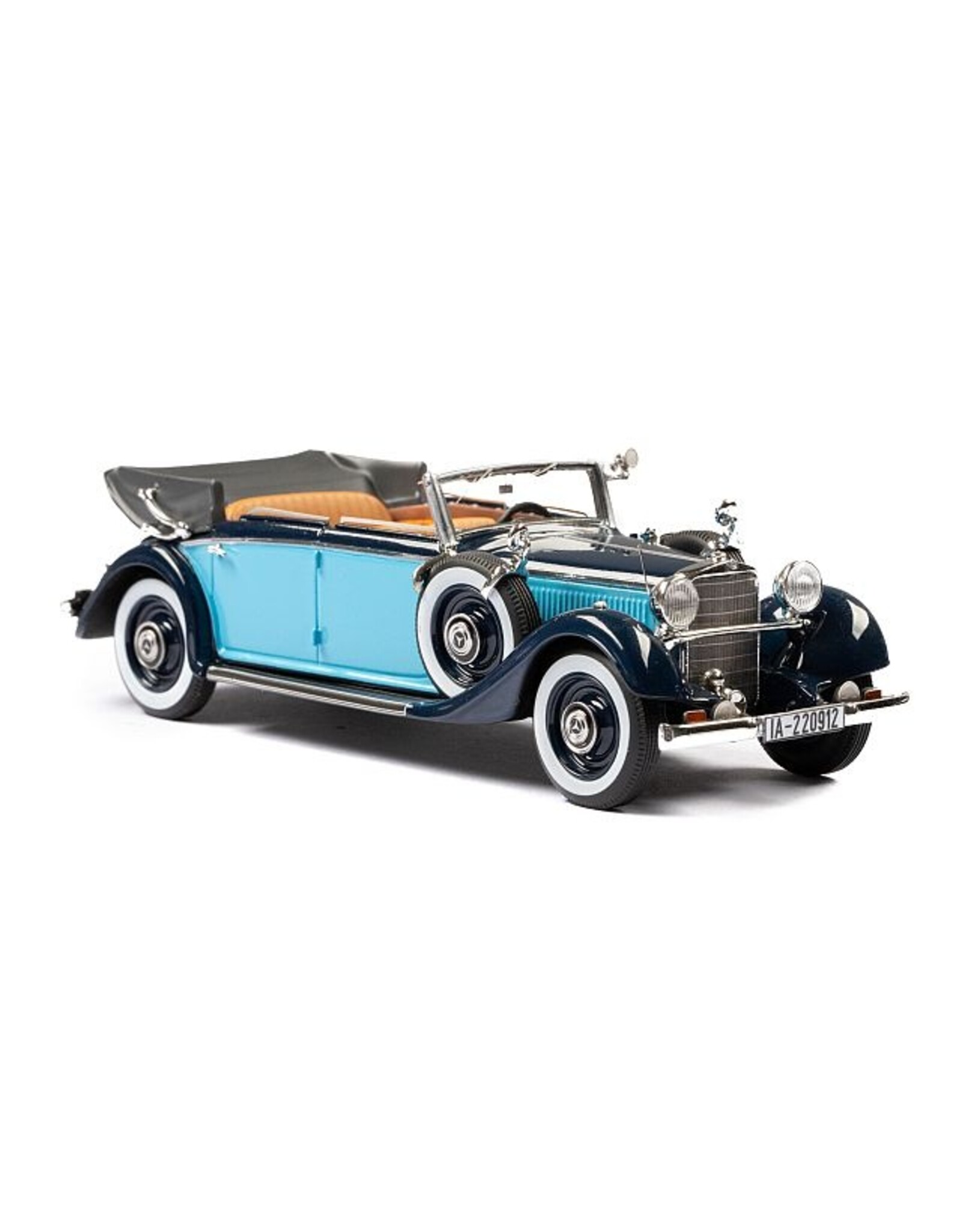 Mercedes-Benz Mercedes-Benz 290(W18)1933-36 cabriolet D-long wheelbase-open roof-2 tones blue