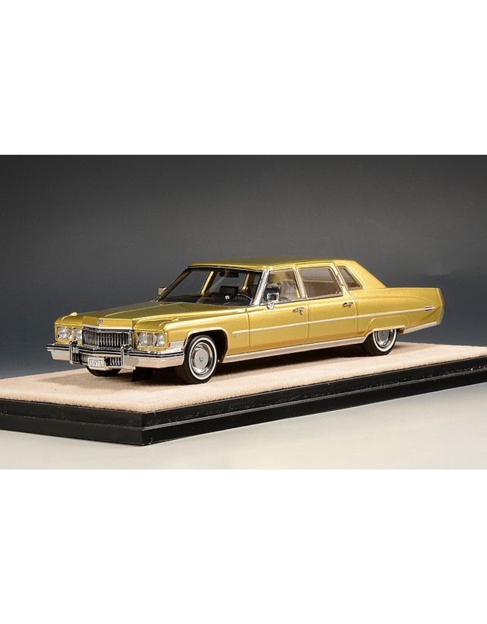 Cadillac(General Motors) Cadillac Fleetwood 75 Limousine(1973)Renaissance gold poly