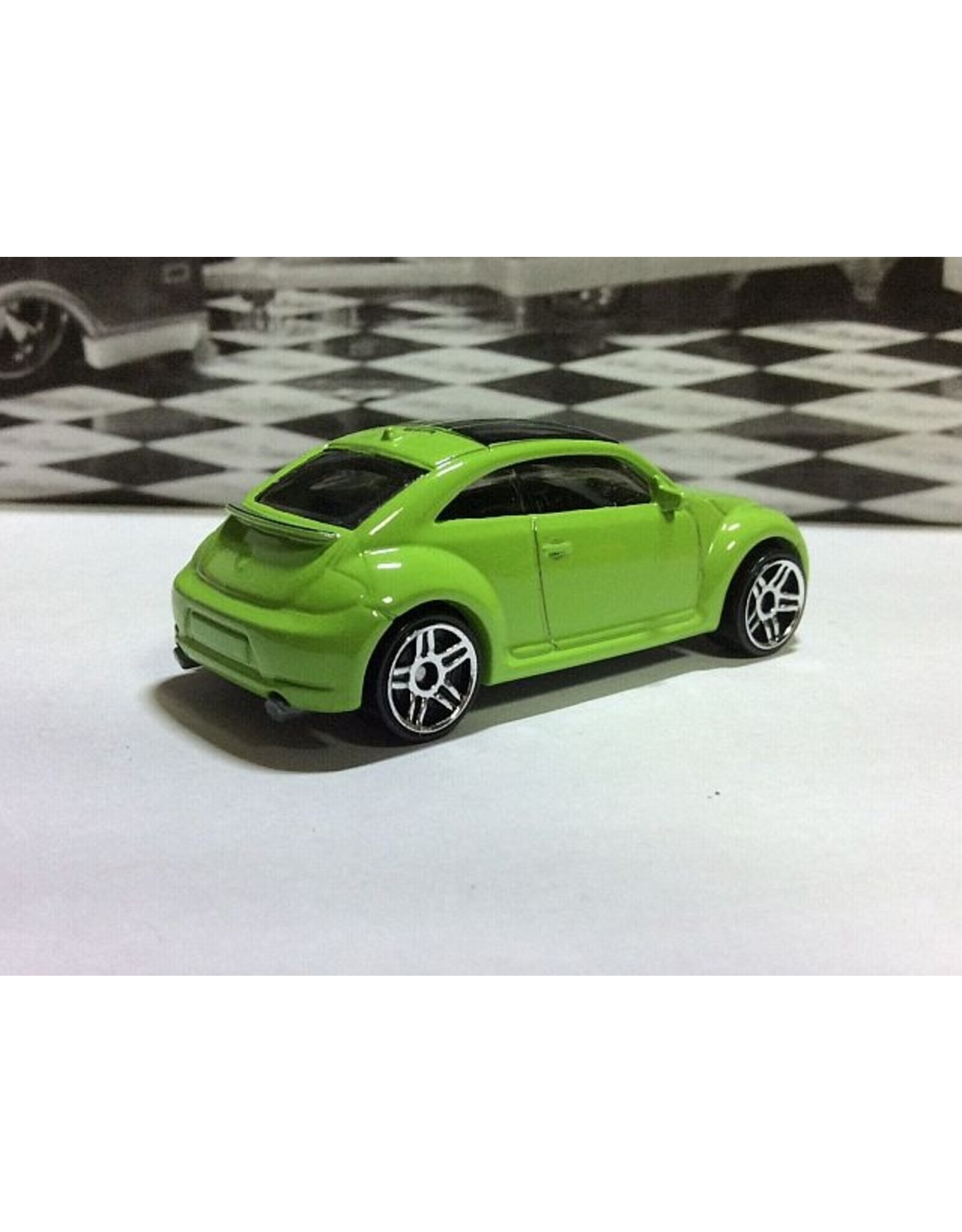 Volkswagen Volkswagen New Beetle(2012)light green/black striping