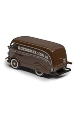 International Harvester International D-300(1938)Wisconsin Ice Co. Van No.601(brown)