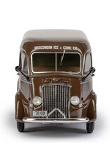 International Harvester International D-300(1938)Wisconsin Ice Co. Van No.601(brown)