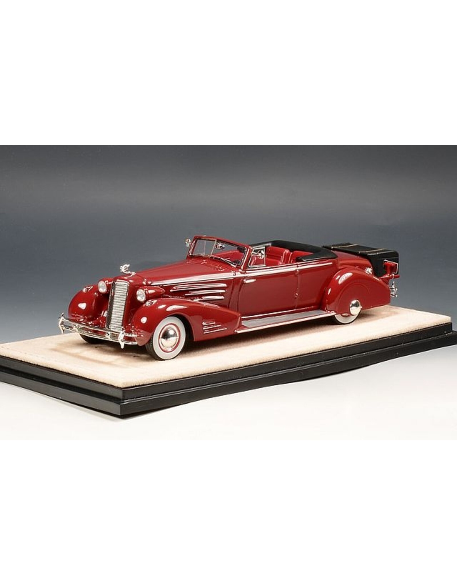 Cadillac by Fleetwood. Cadillac 452D V16 Victoria(1934)Convertible Coupe(open roof)maroon