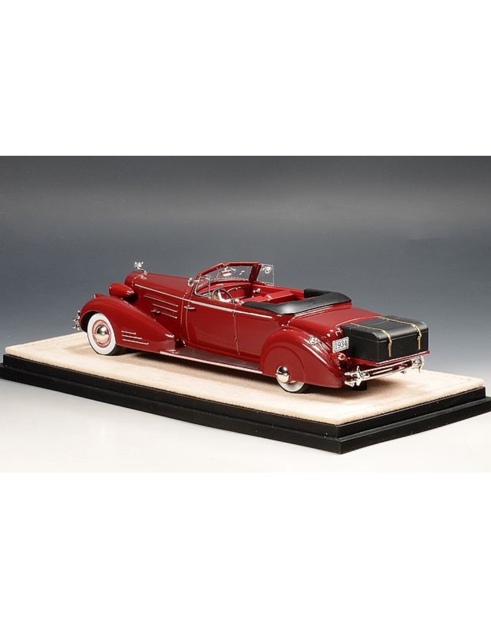 Cadillac by Fleetwood. Cadillac 452D V16 Victoria(1934)Convertible Coupe(open roof)maroon