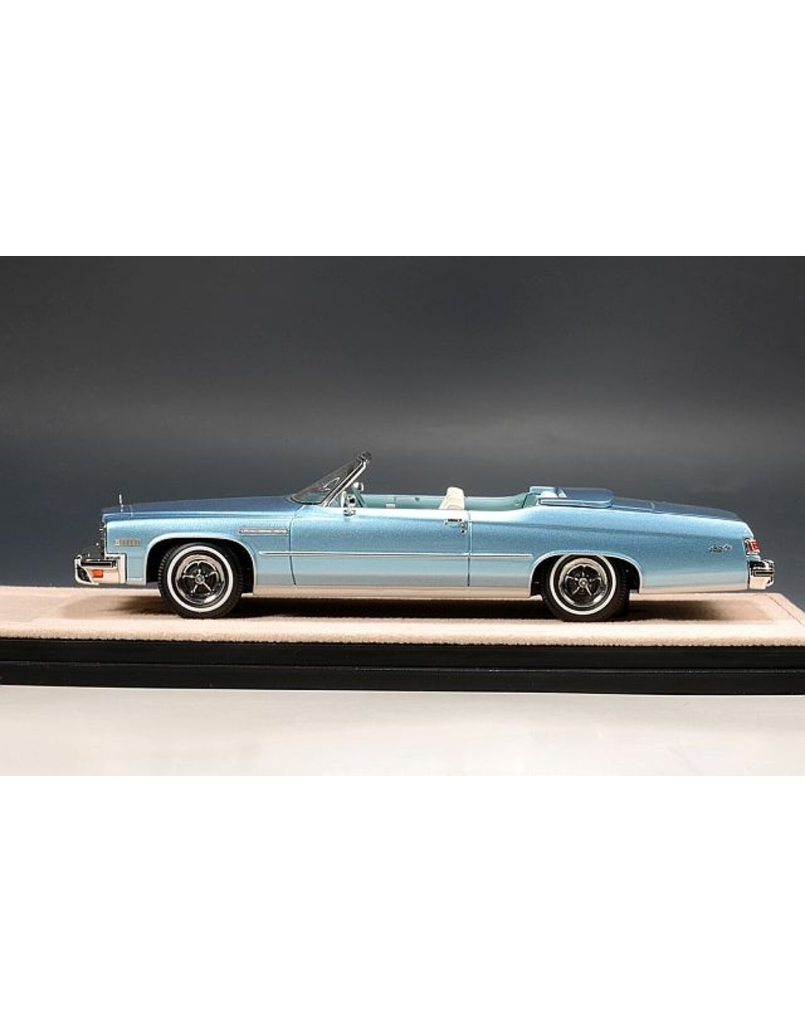 Buick Buick LeSabre Custom Convertible(1975)open roof(blue Haze metallic)