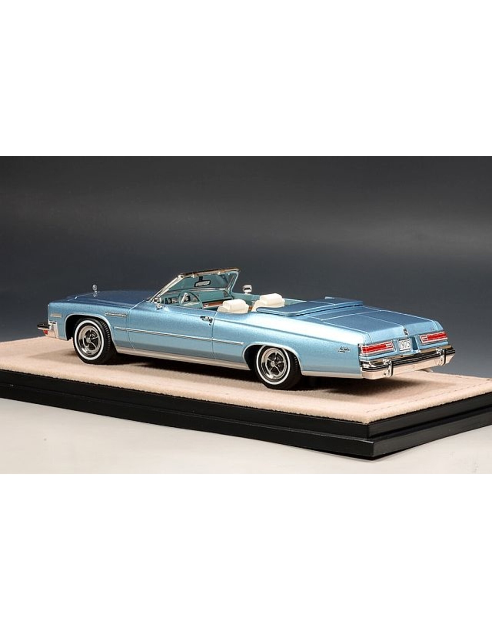 Buick Buick LeSabre Custom Convertible(1975)open roof(blue Haze metallic)