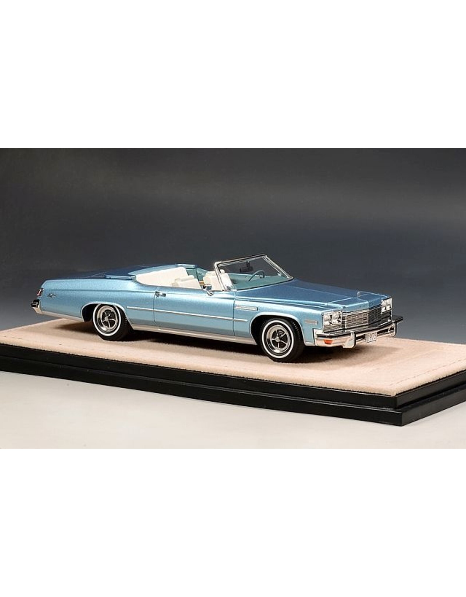 Buick Buick LeSabre Custom Convertible(1975)open roof(blue Haze metallic)