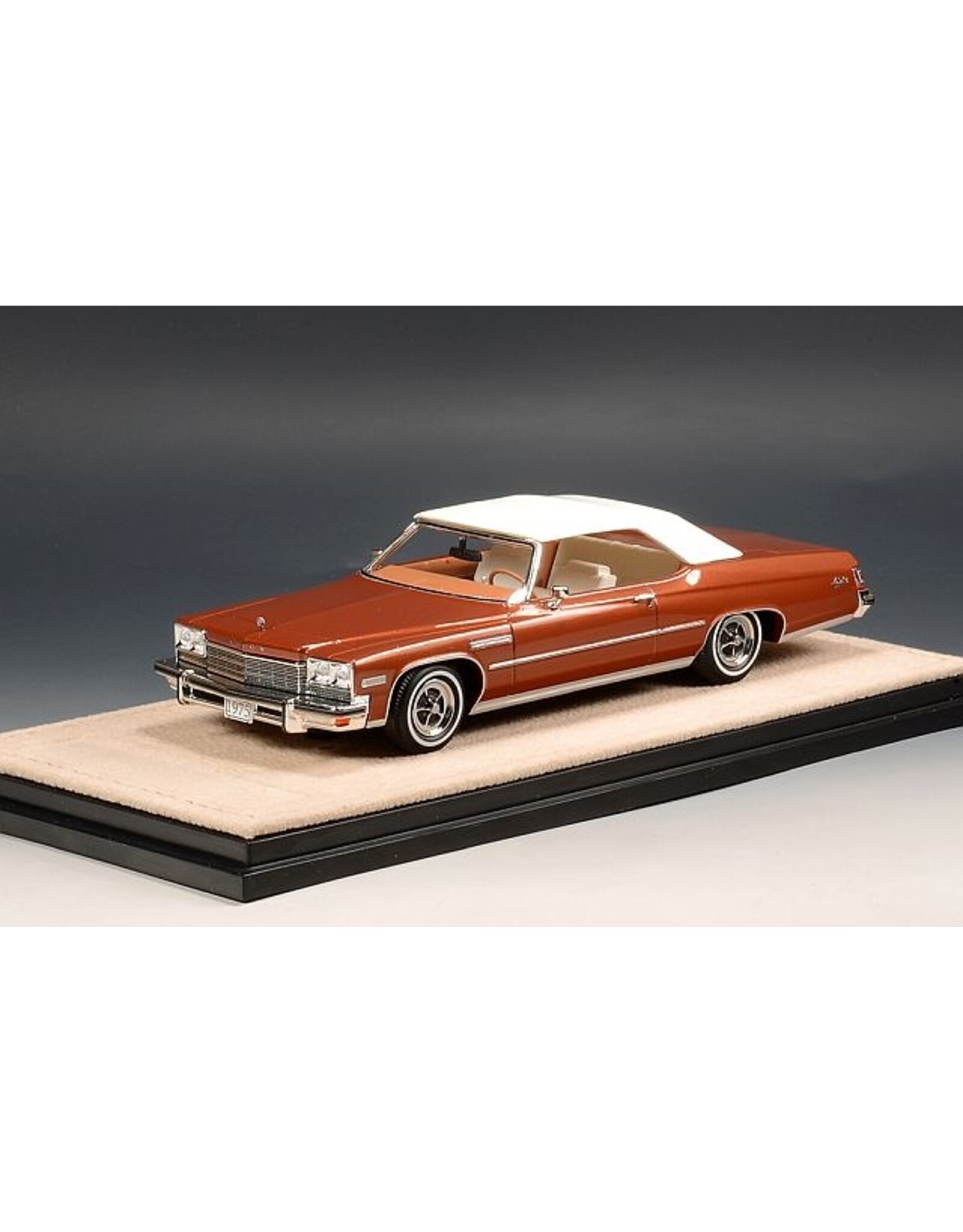 Art-Toys - Buick LeSabre Custom Convertible(1975)closed roof 