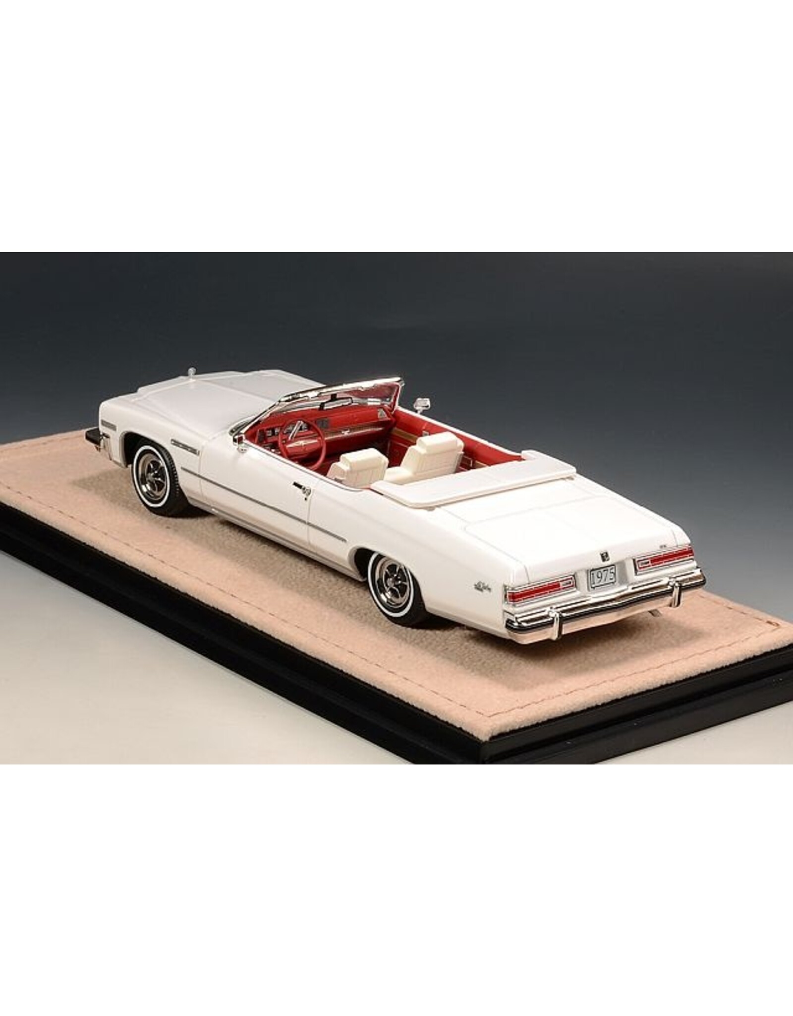 Buick Buick LeSabre Custom Convertible(1975)open roof(white)