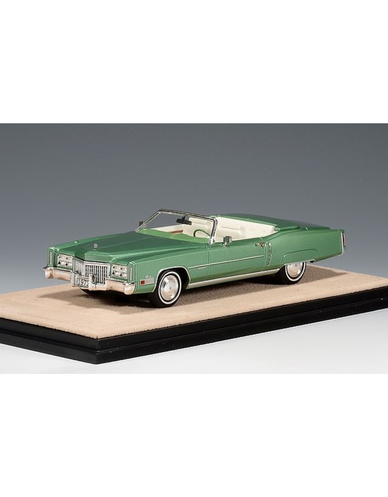 Cadillac(General Motors) Cadillac Eldorado Convertible(1972)open roof(Sumatra green metallic)