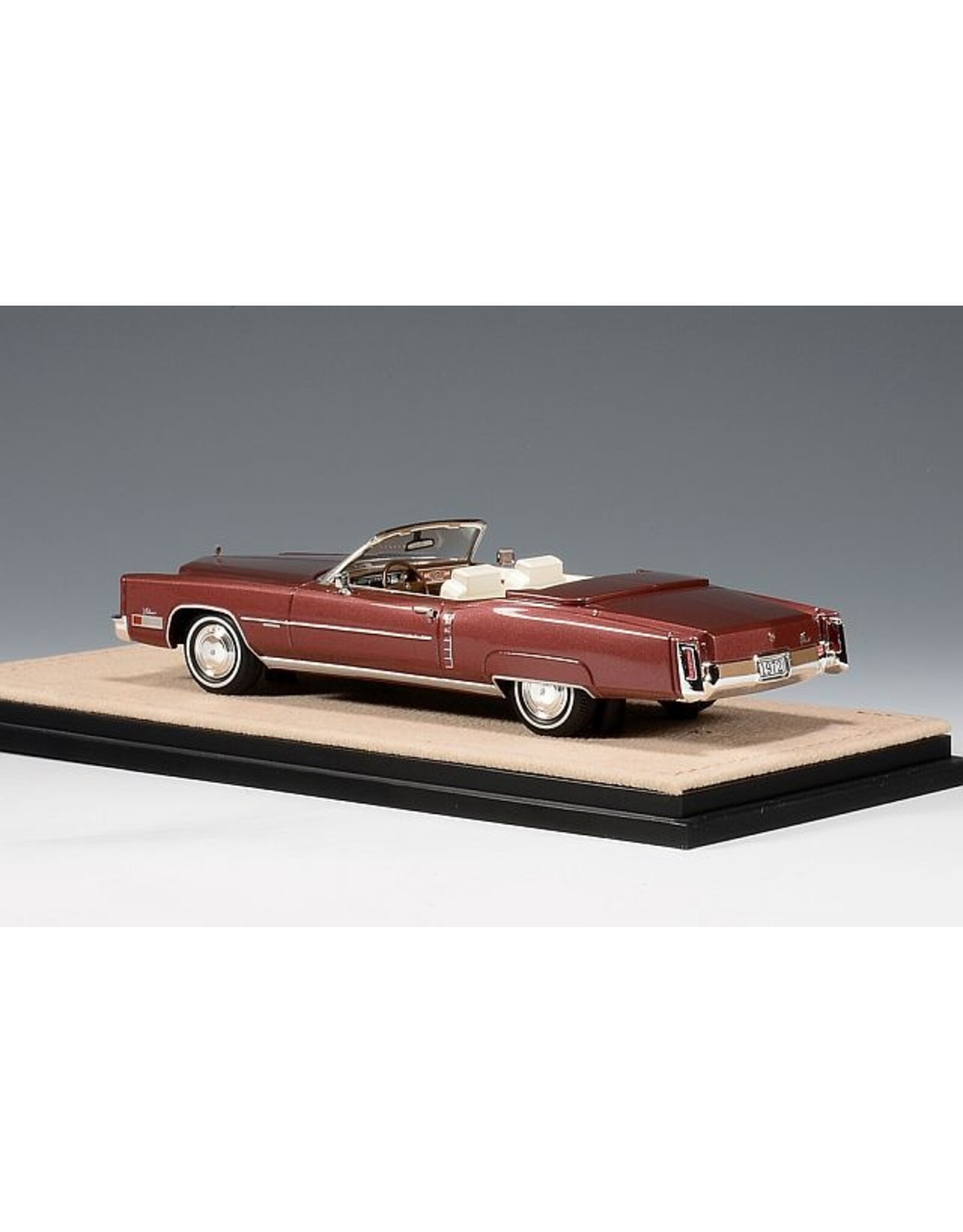 Cadillac(General Motors) Cadillac Eldorado Convertible(1972)open roof(Coronation red metallic)