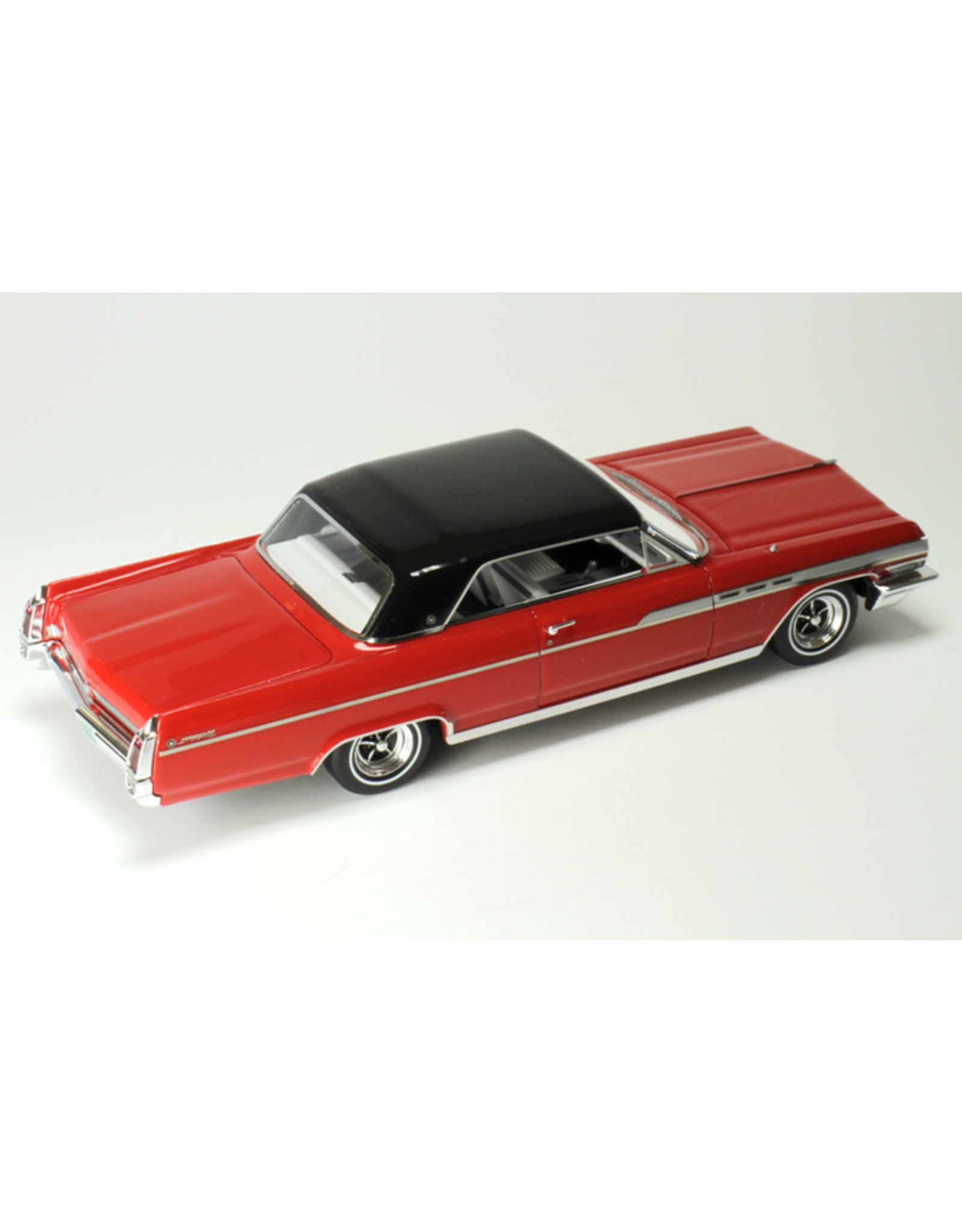 Buick Buick Wildcat(1963)red & black roof